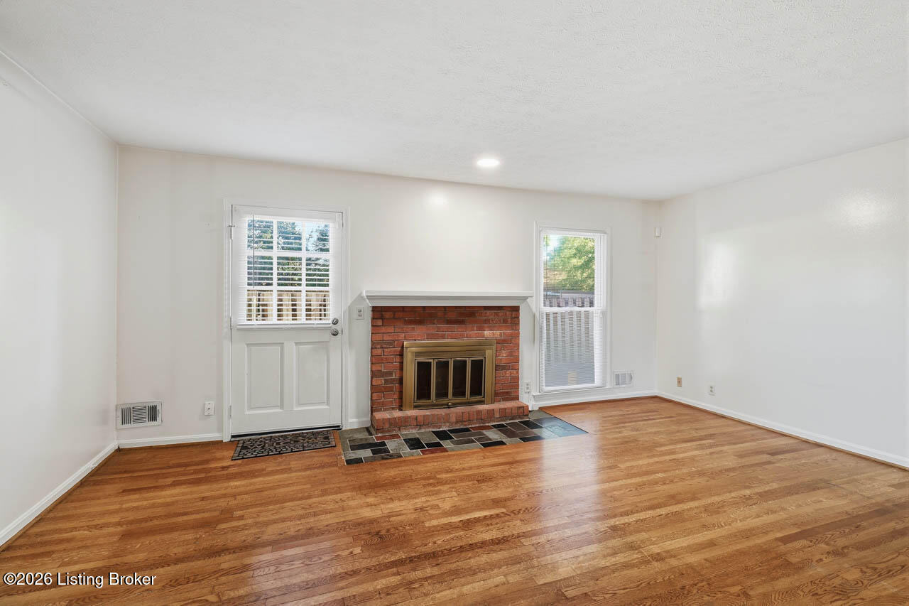10611 Sycamore Green