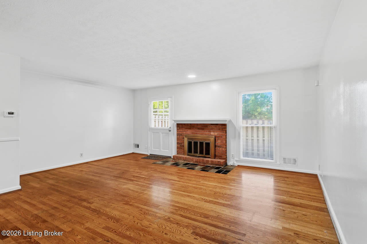 10611 Sycamore Green