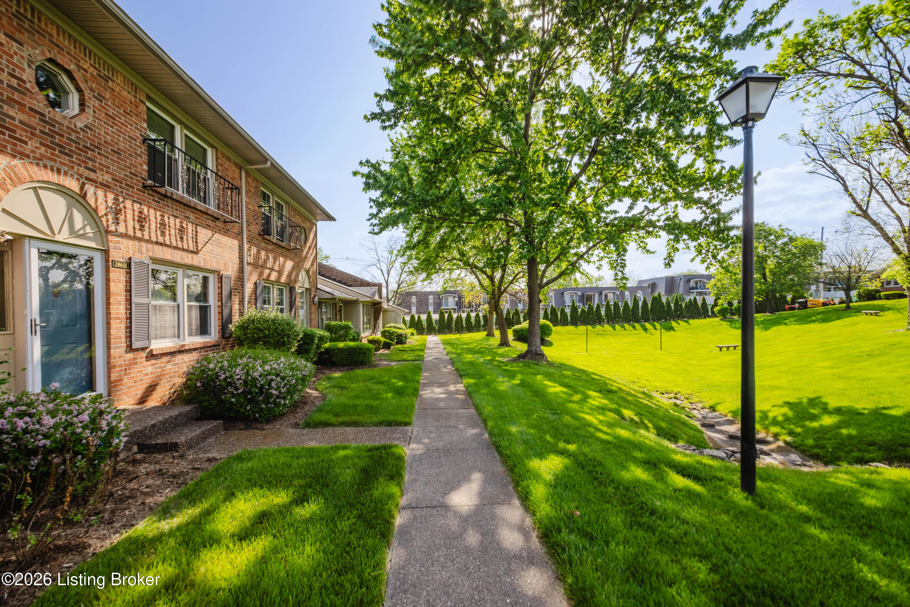 10611 Sycamore Green