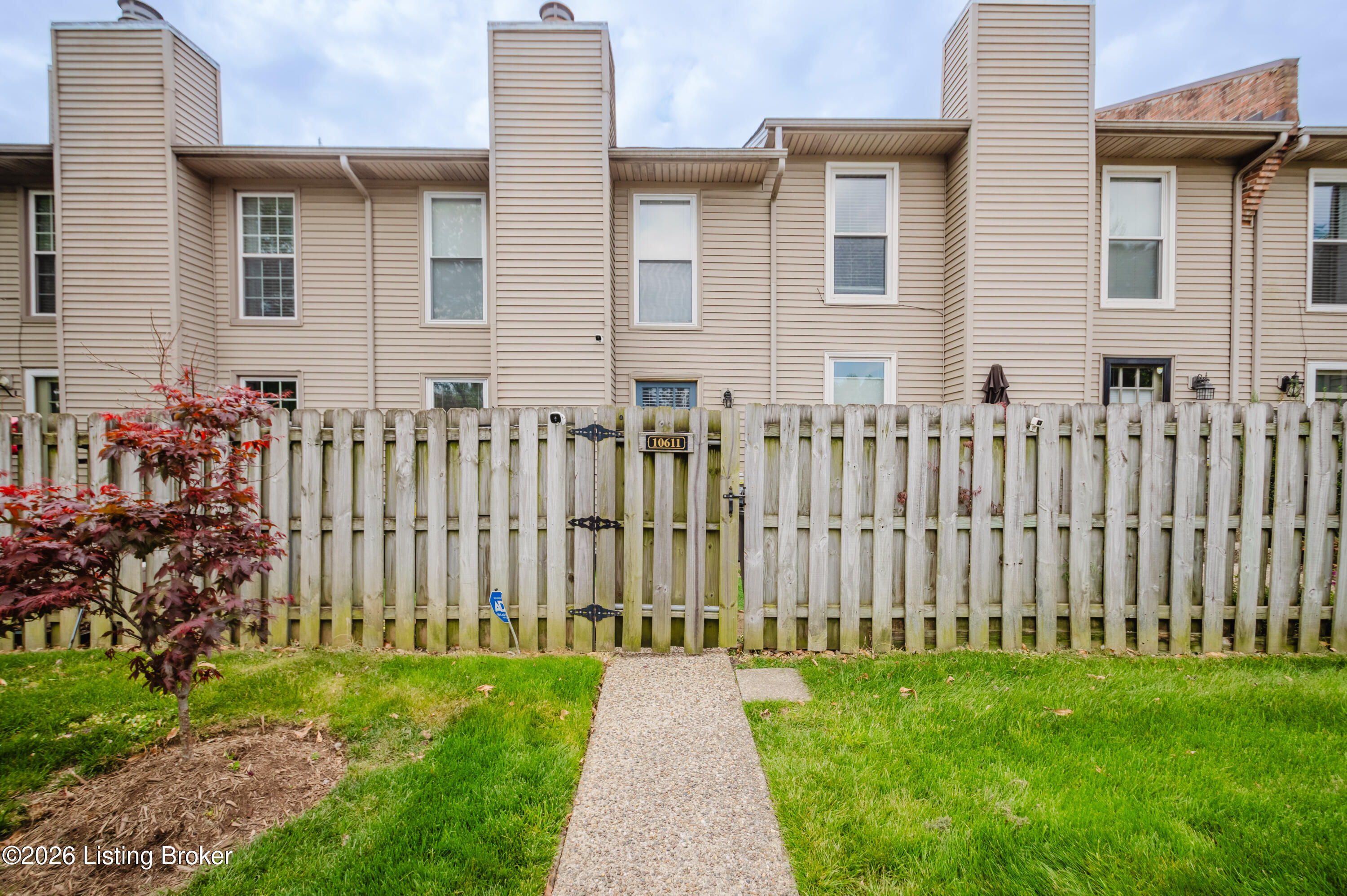 10611 Sycamore Green