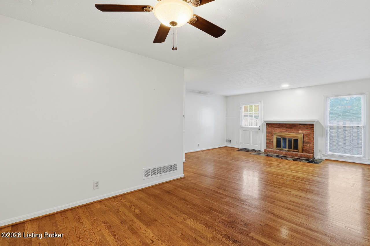 10611 Sycamore Green
