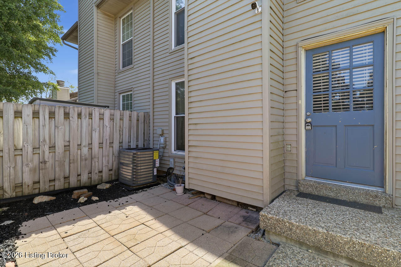 10611 Sycamore Green