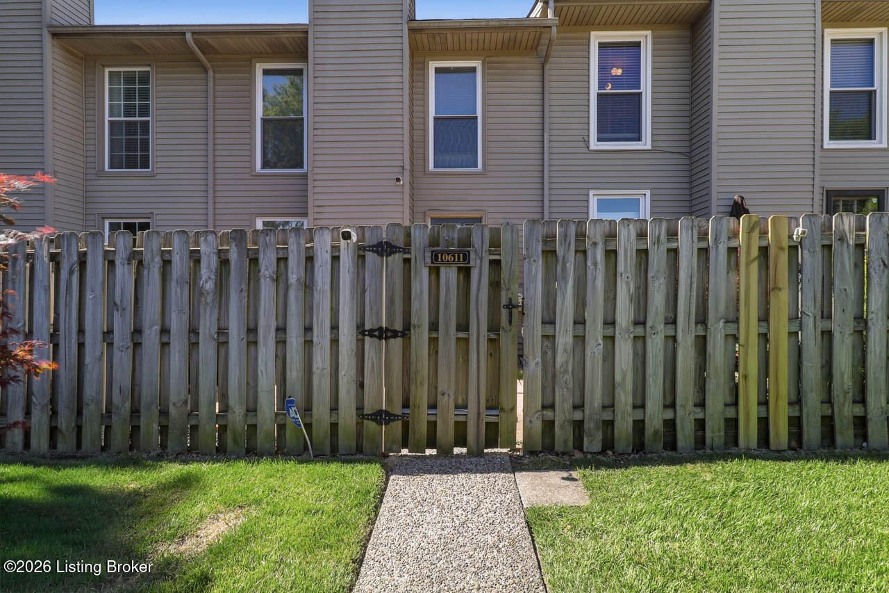 10611 Sycamore Green