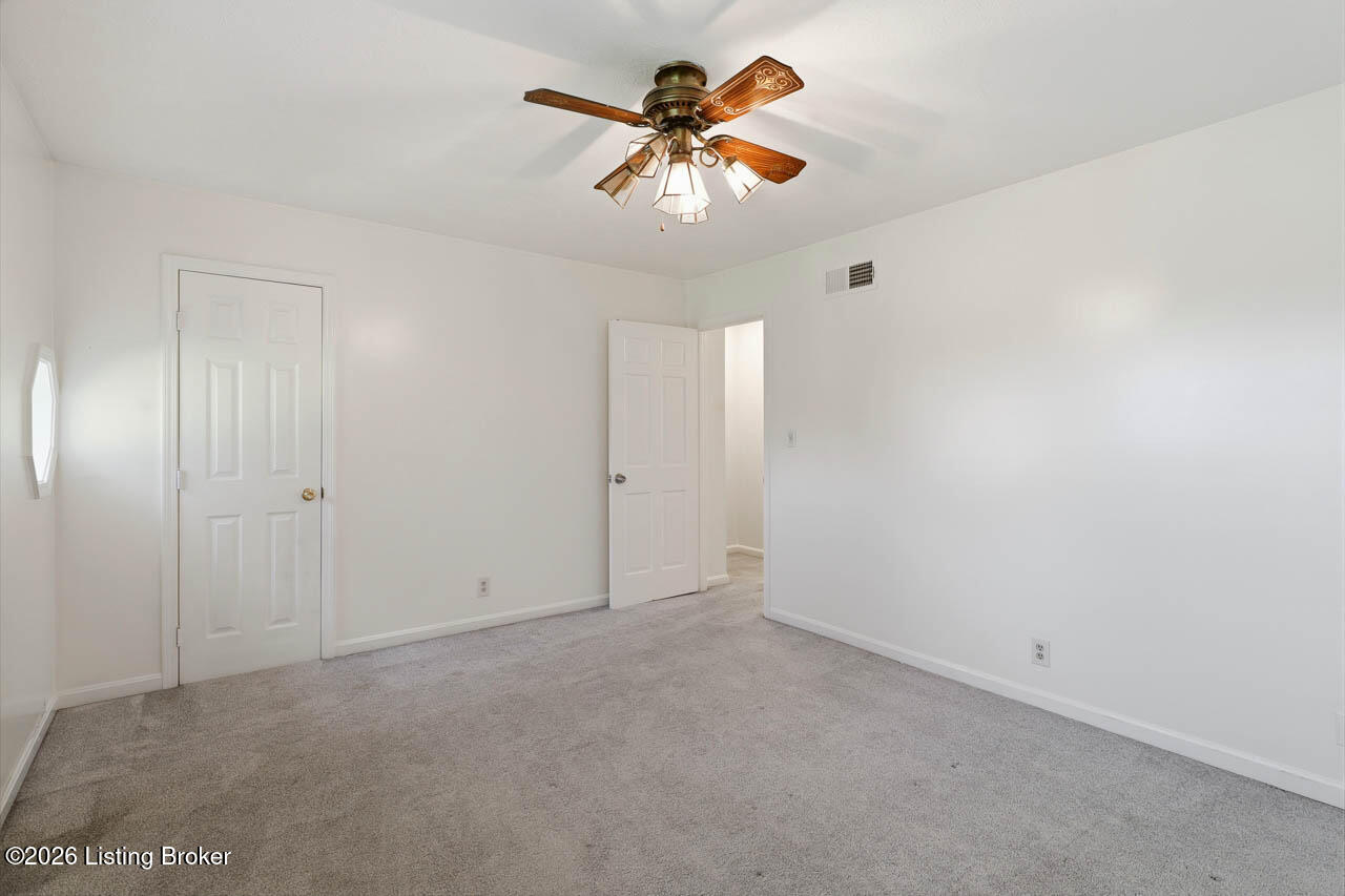 10611 Sycamore Green