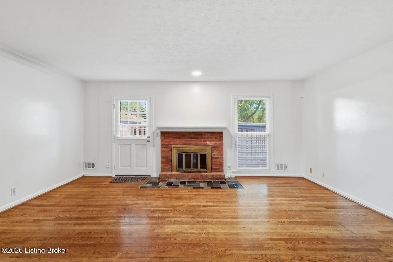 10611 Sycamore Green