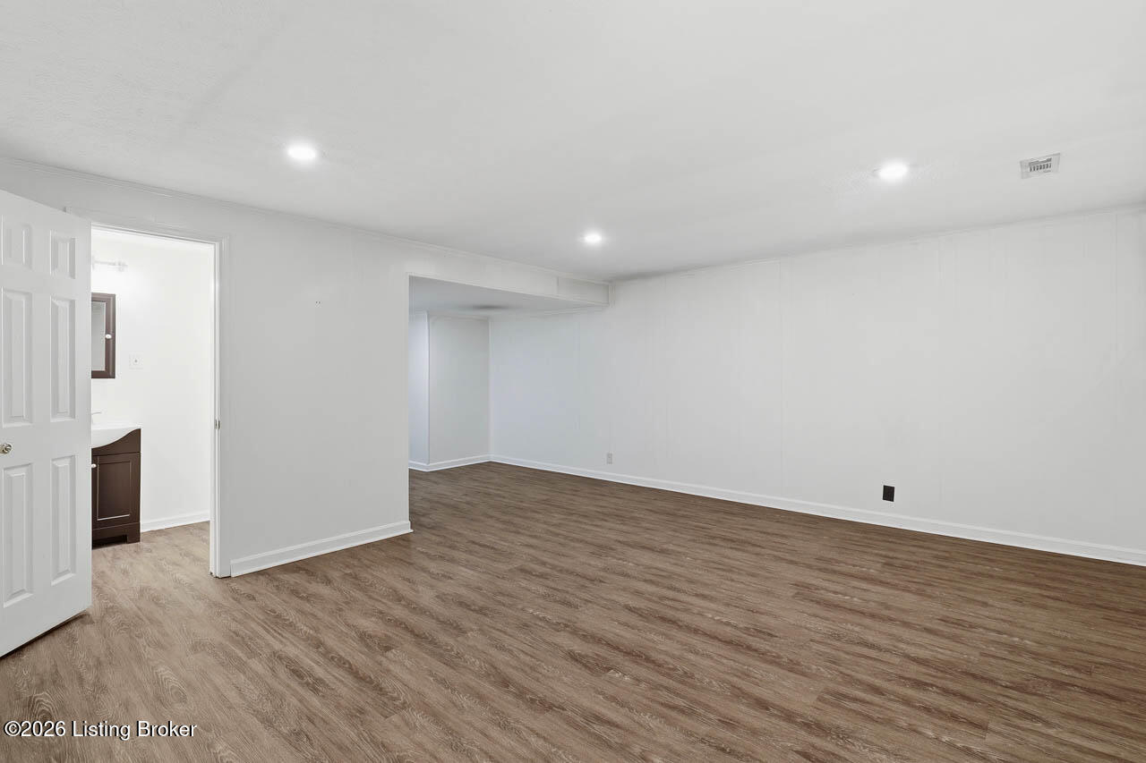 10611 Sycamore Green