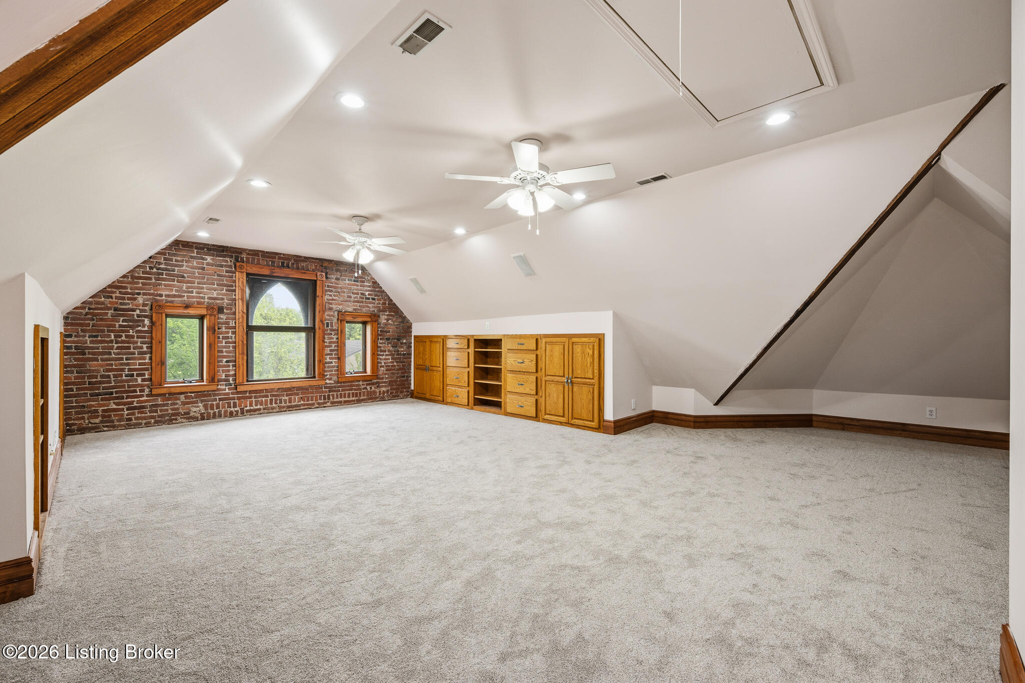 1036 Everett Ave