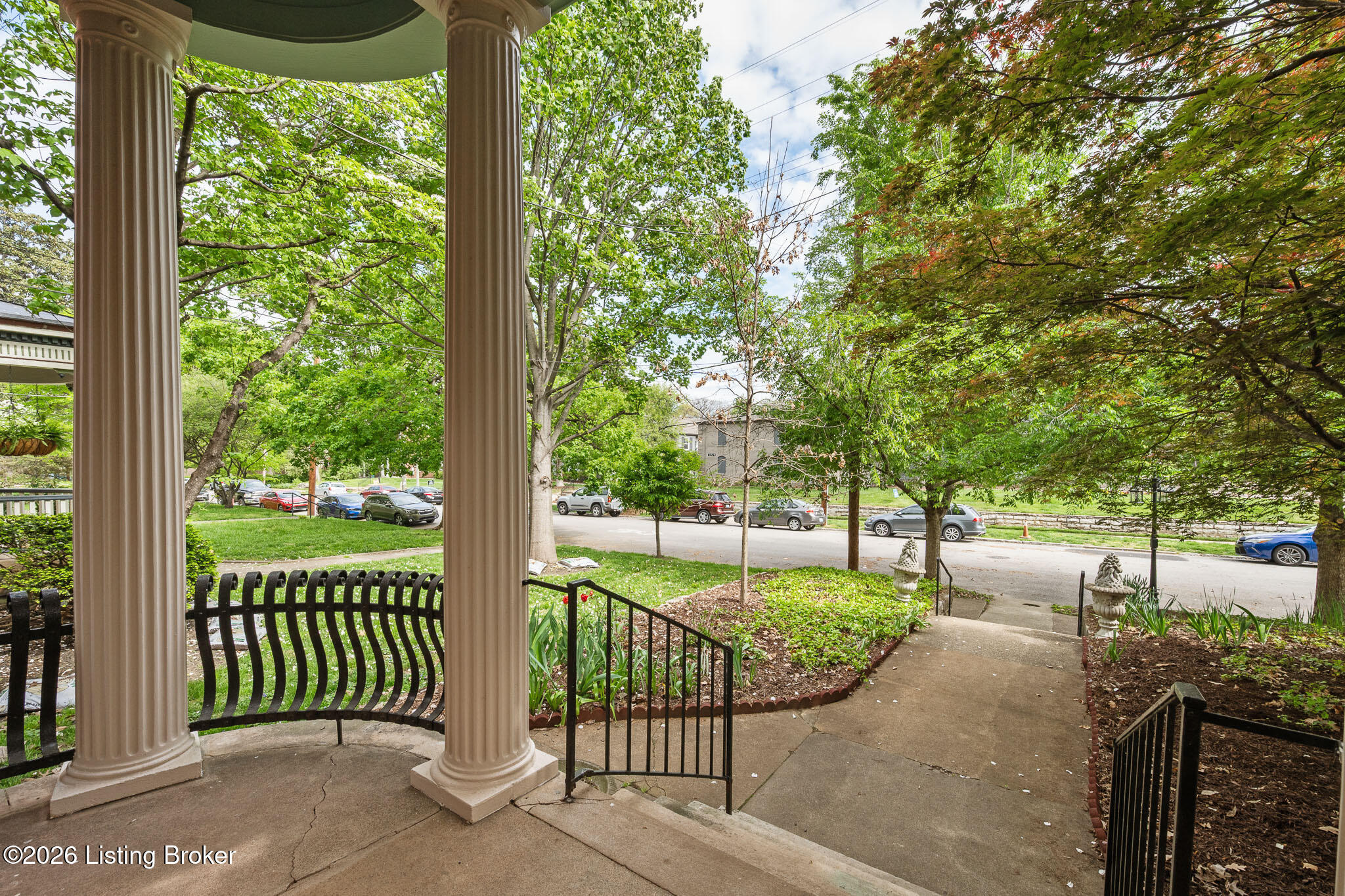 1036 Everett Ave