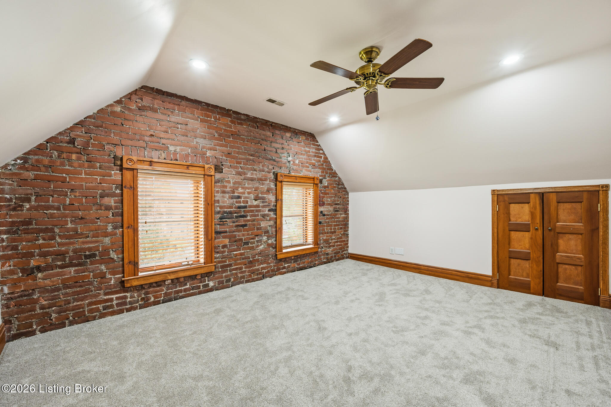 1036 Everett Ave