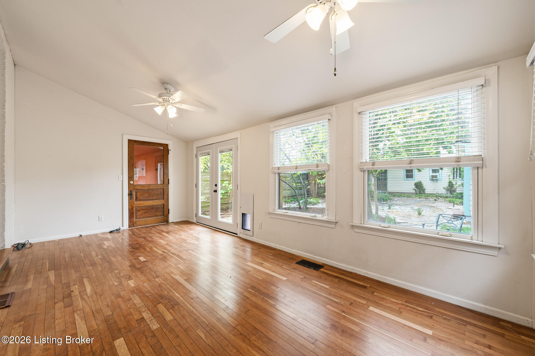 1036 Everett Ave