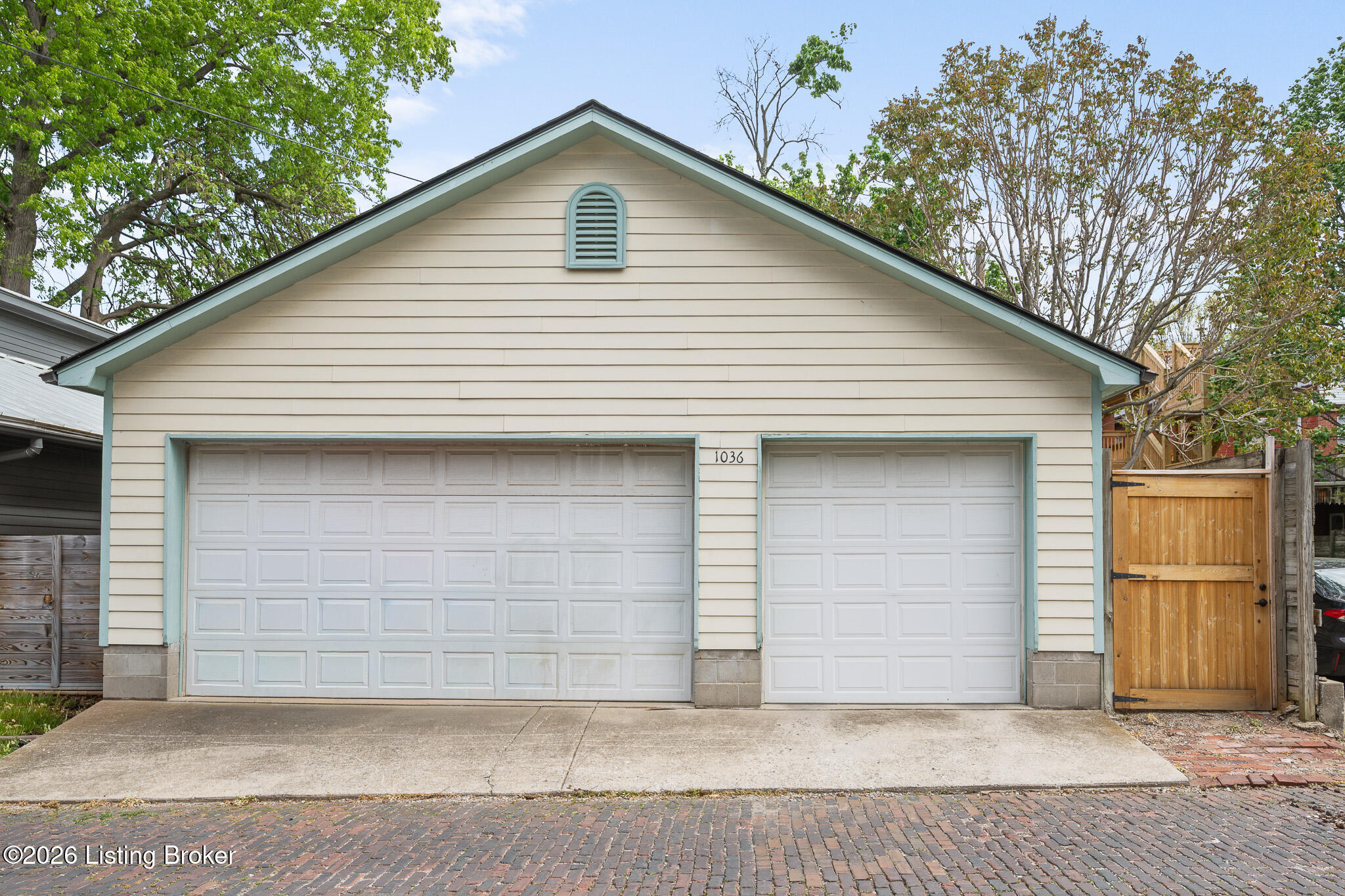 1036 Everett Ave