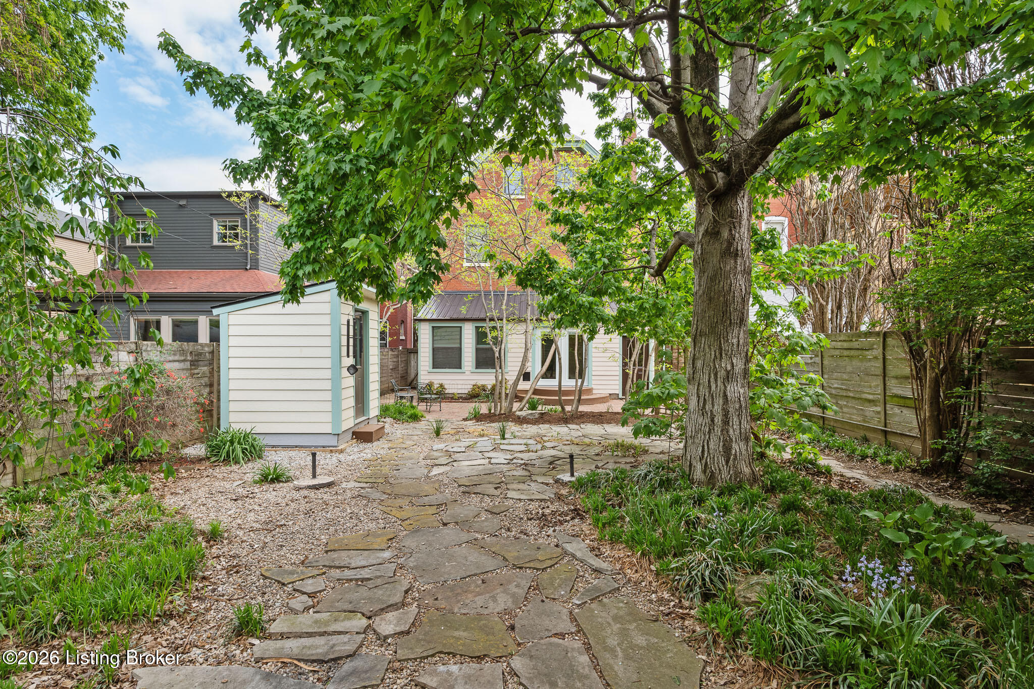 1036 Everett Ave