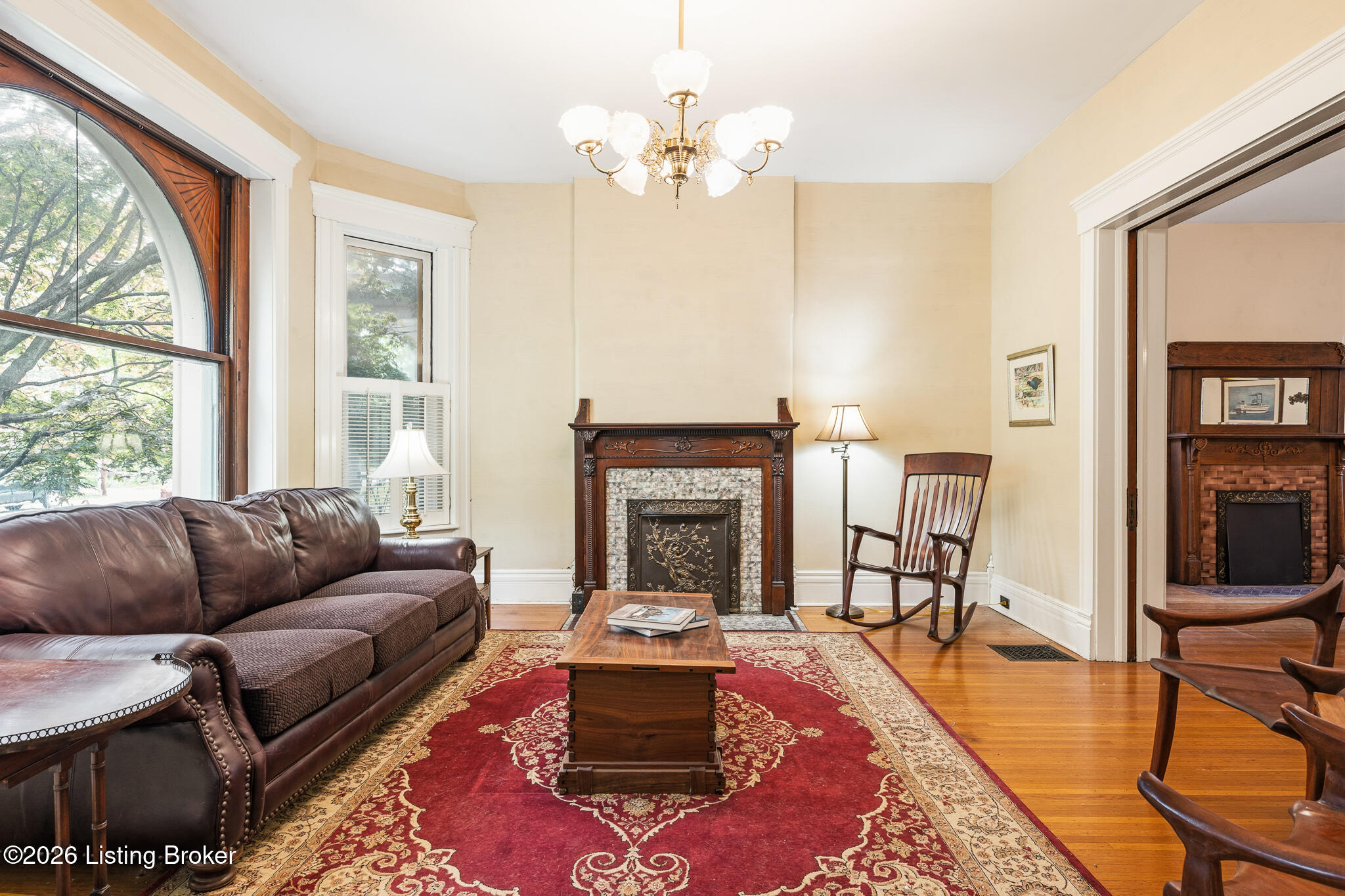 1036 Everett Ave