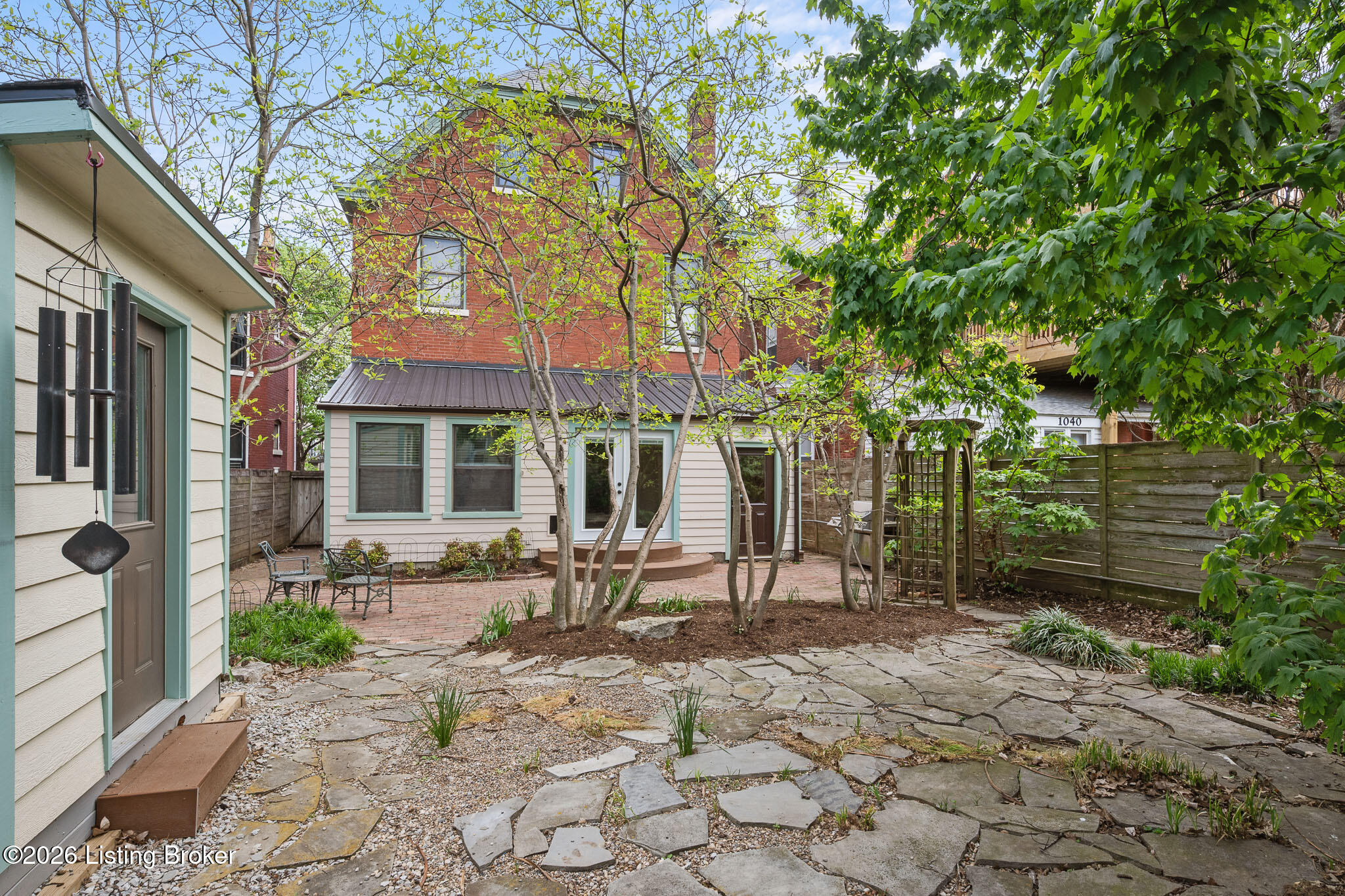 1036 Everett Ave