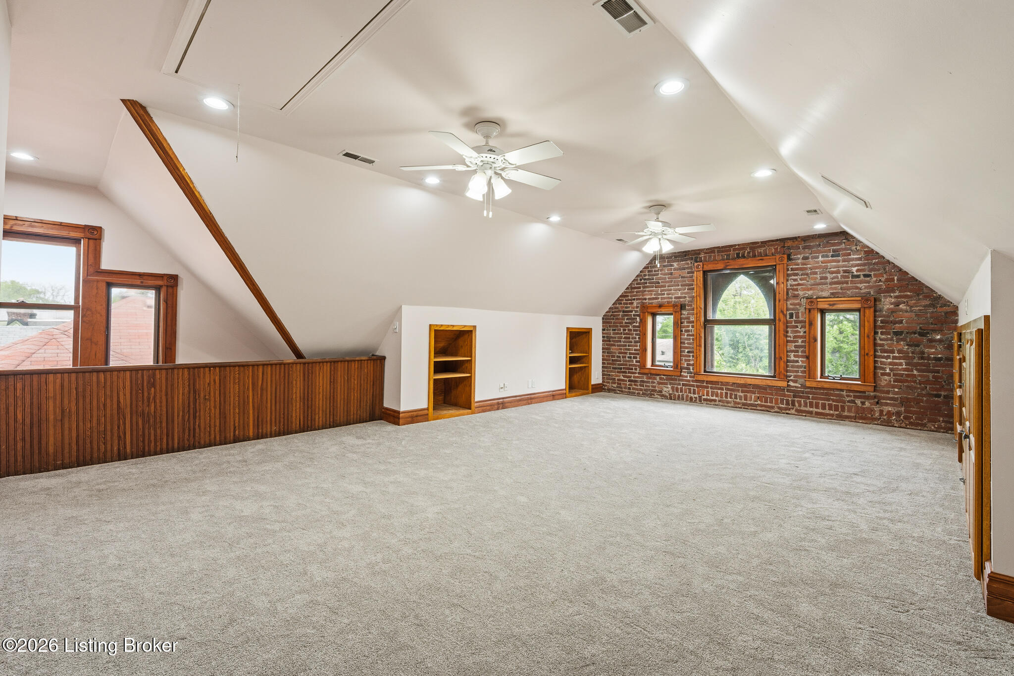 1036 Everett Ave