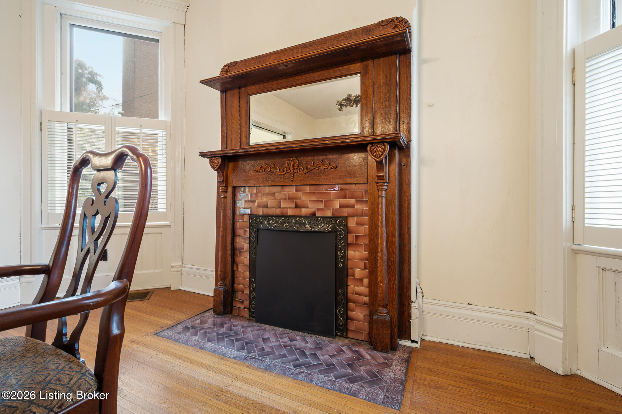 1036 Everett Ave