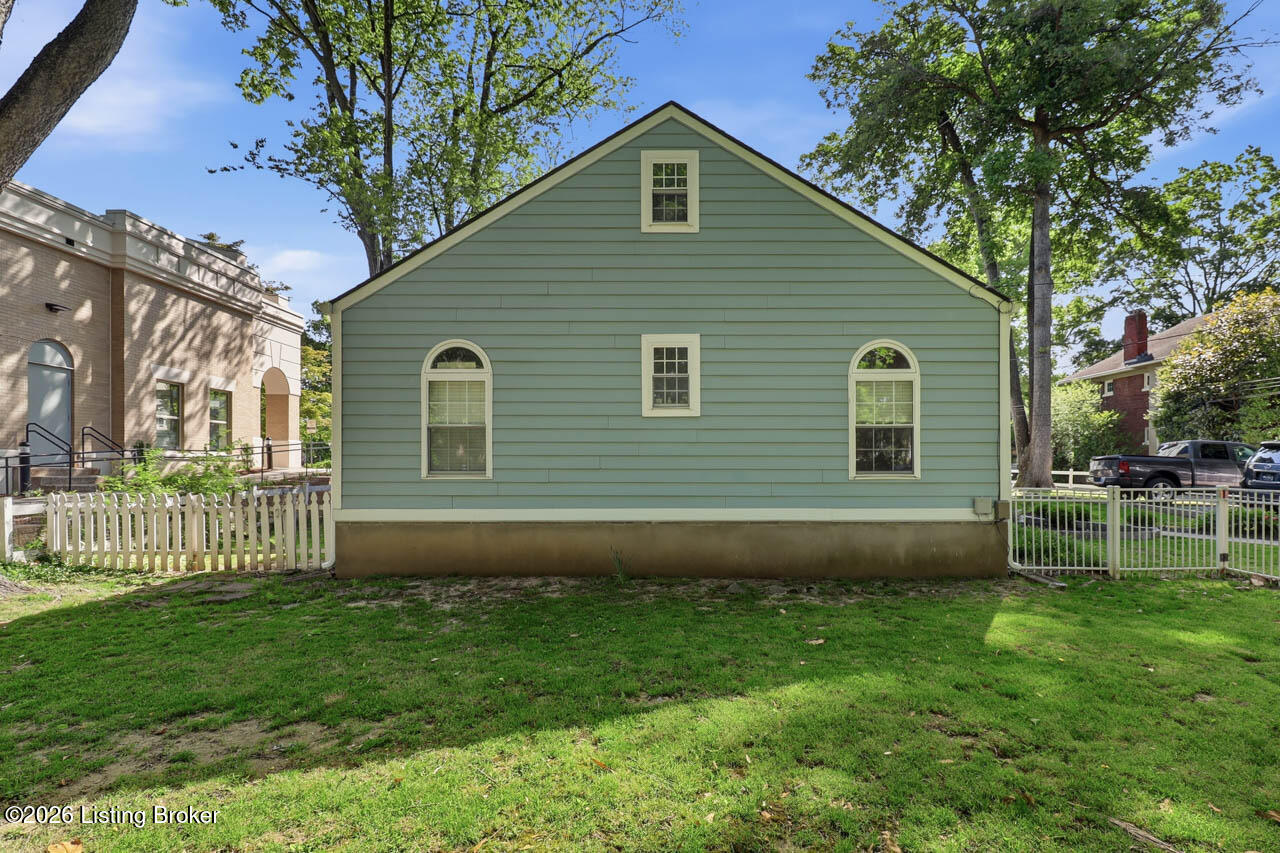 104 S Birchwood Ave