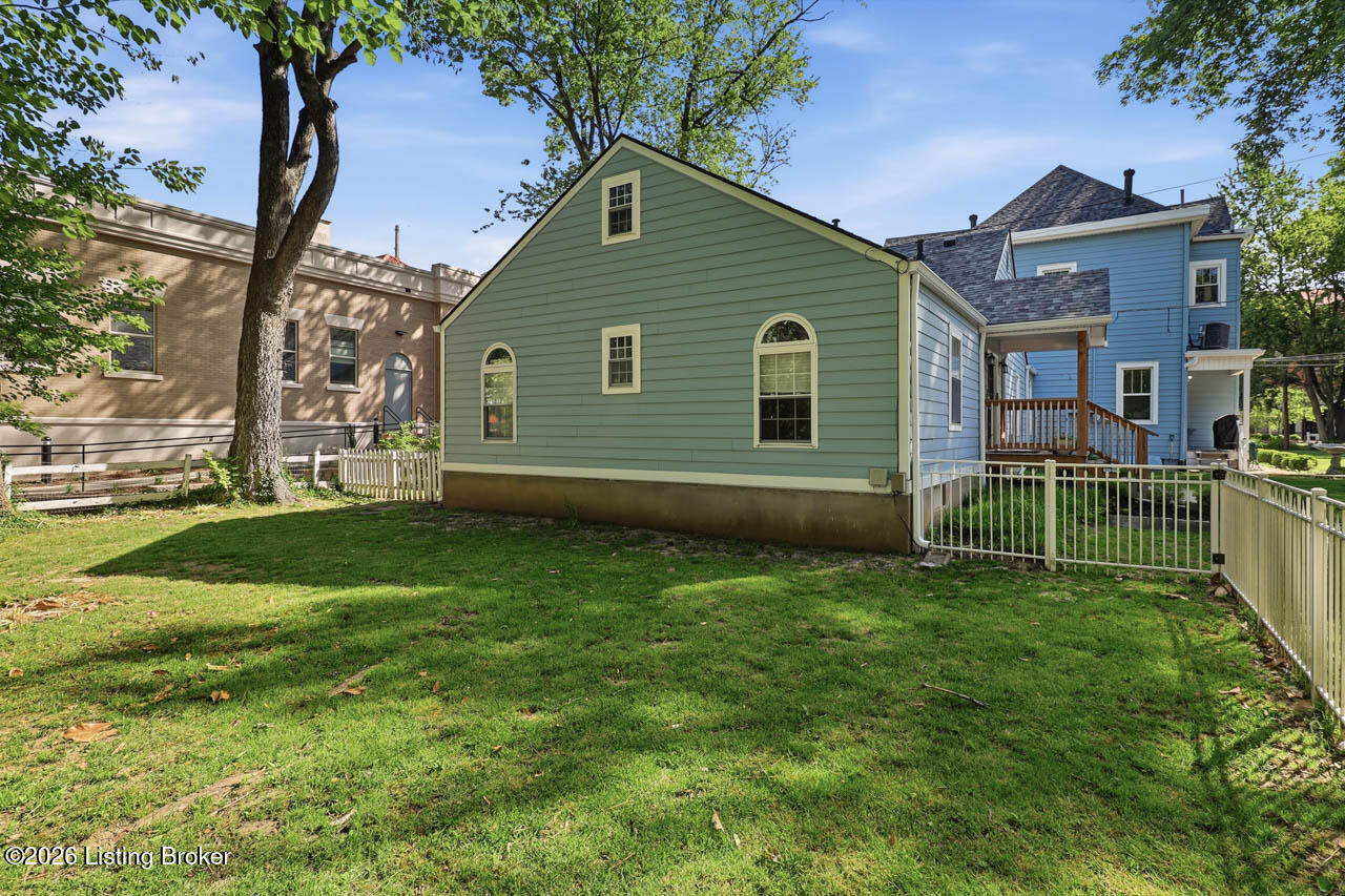 104 S Birchwood Ave