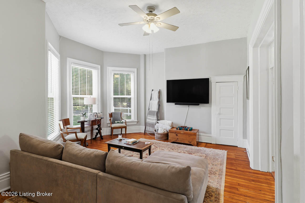 104 S Birchwood Ave