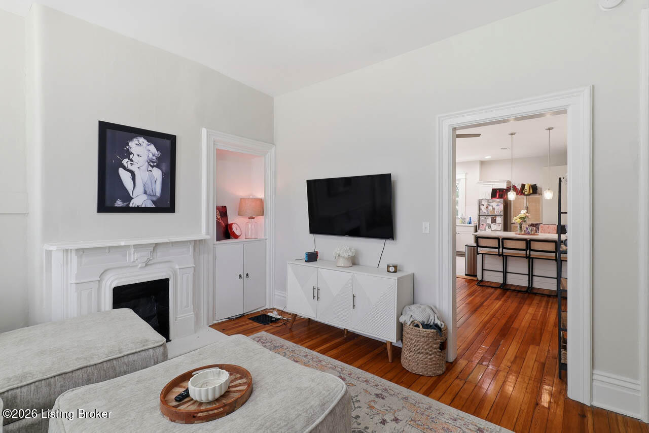 104 S Birchwood Ave