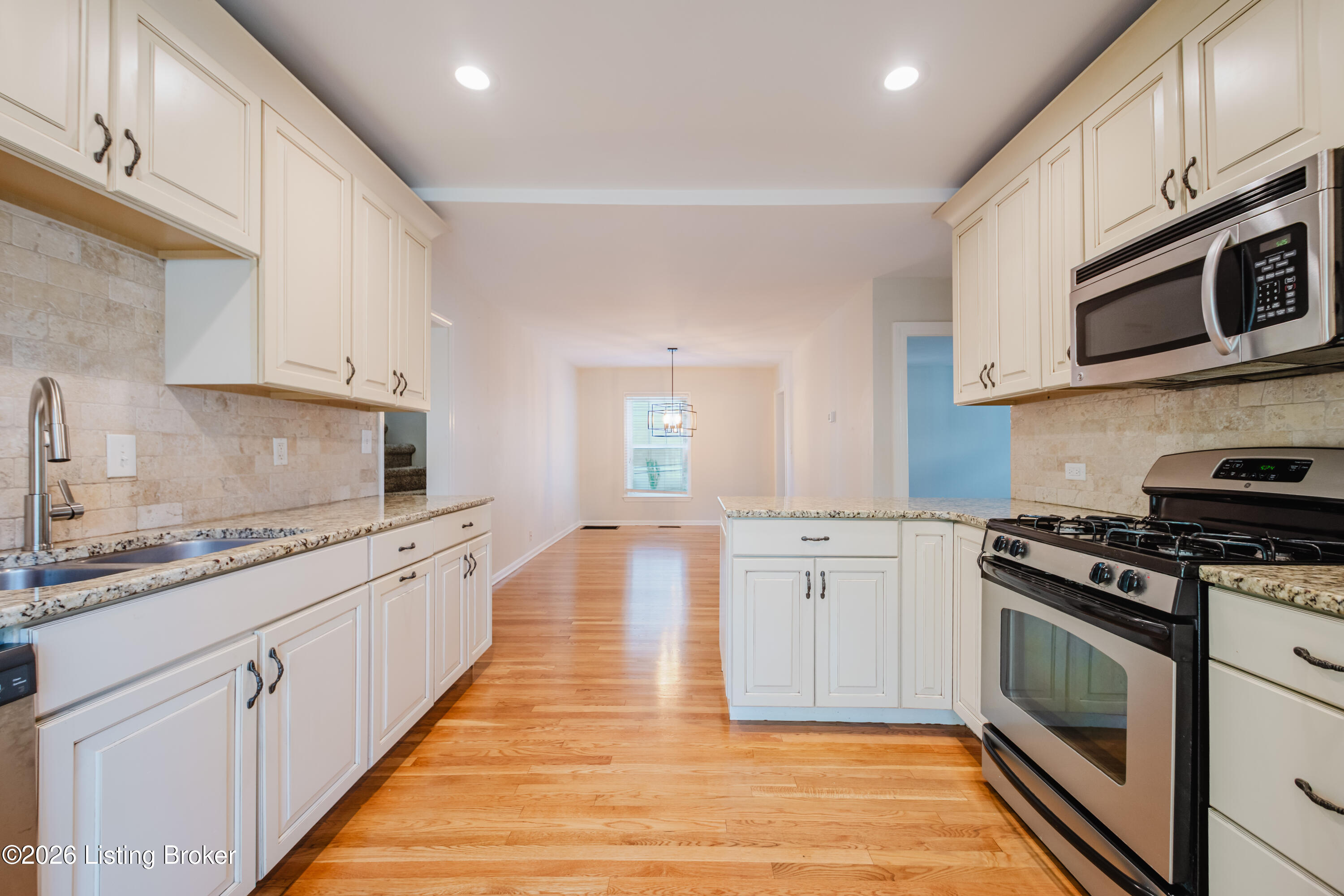 104 S Birchwood Ave