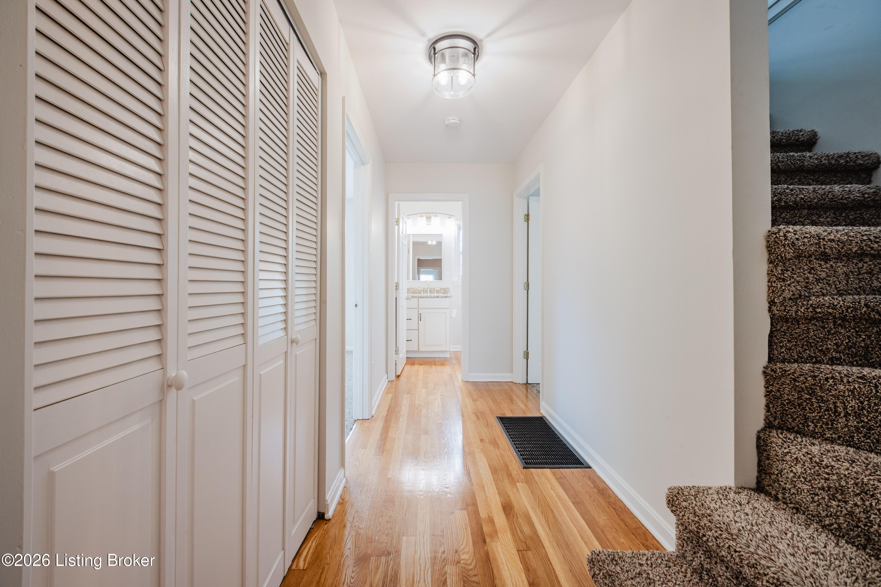 104 S Birchwood Ave