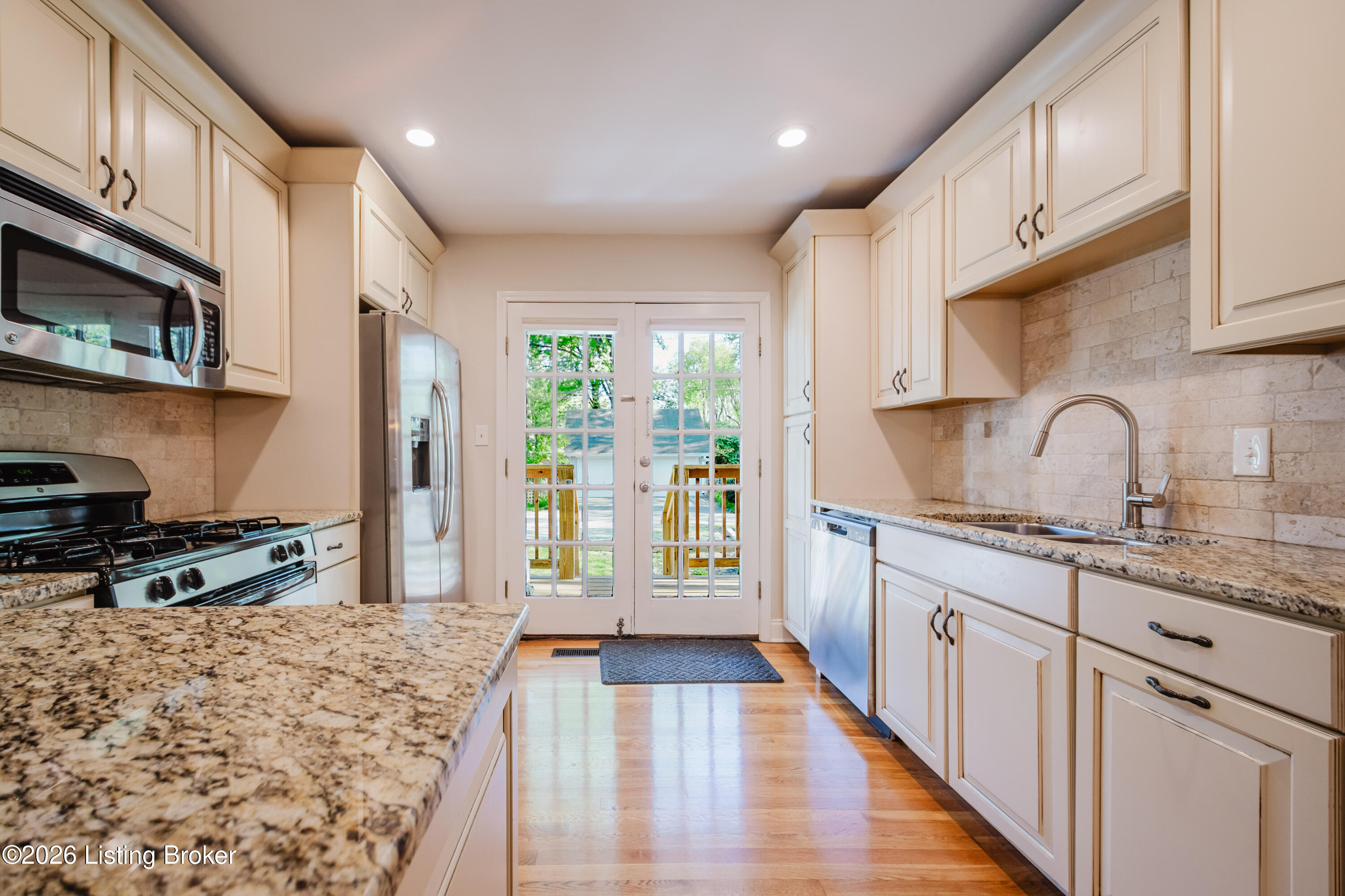 104 S Birchwood Ave