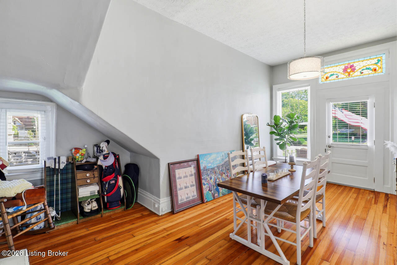 104 S Birchwood Ave