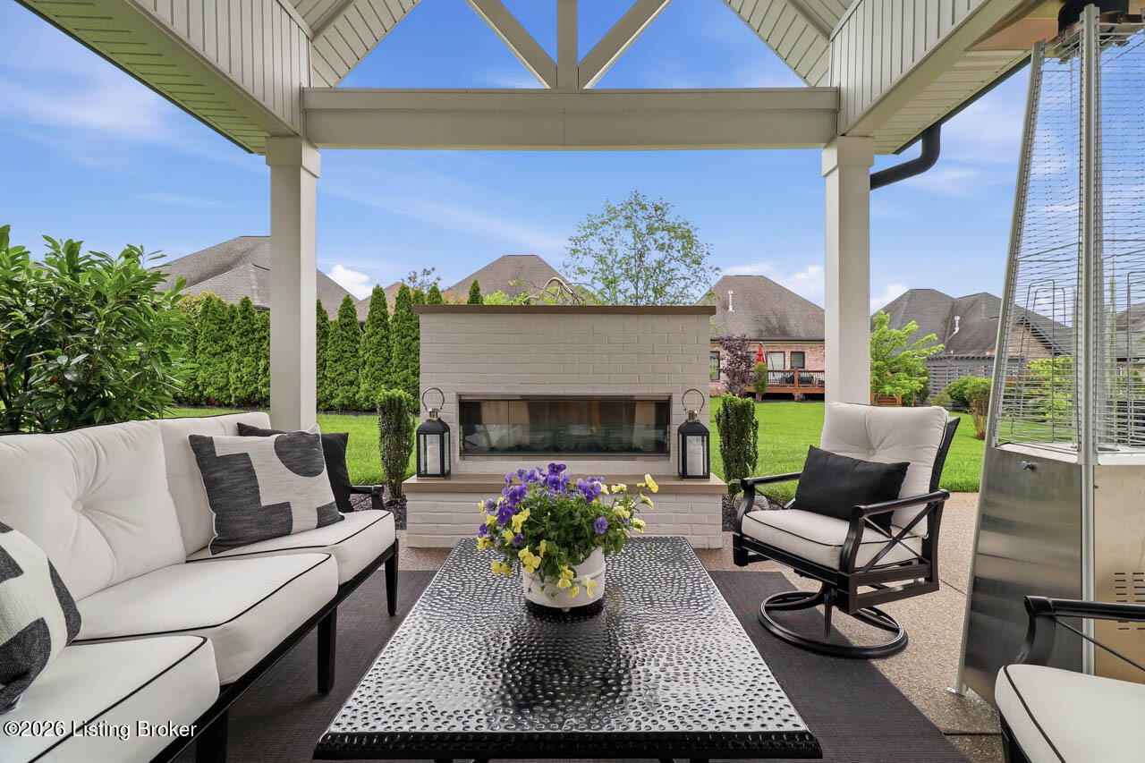 18811 Crestfield Cir