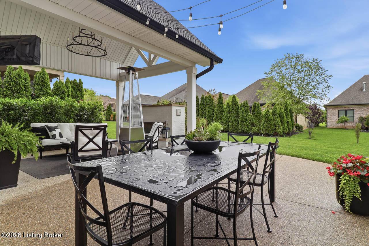 18811 Crestfield Cir