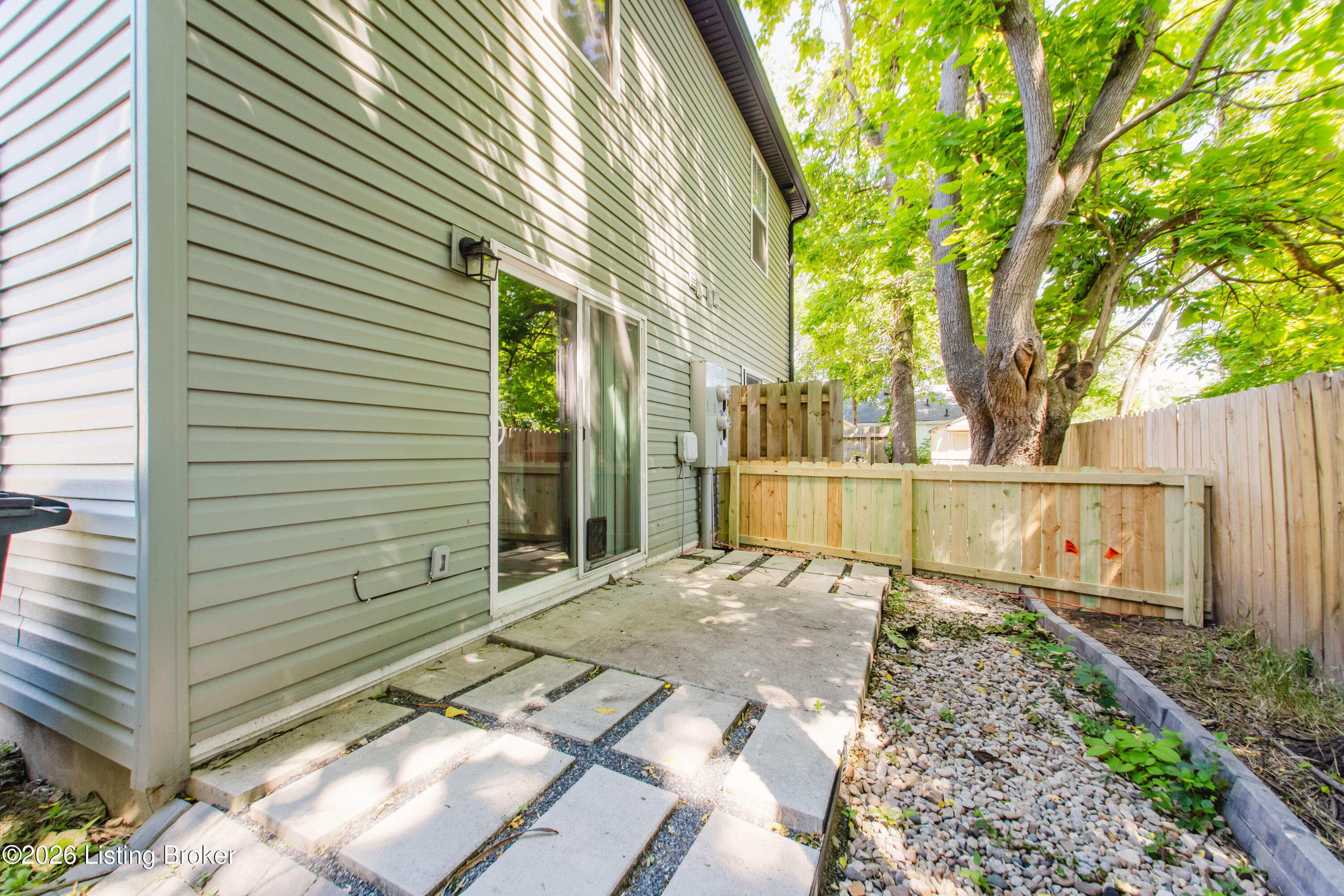 908 Mechanic St