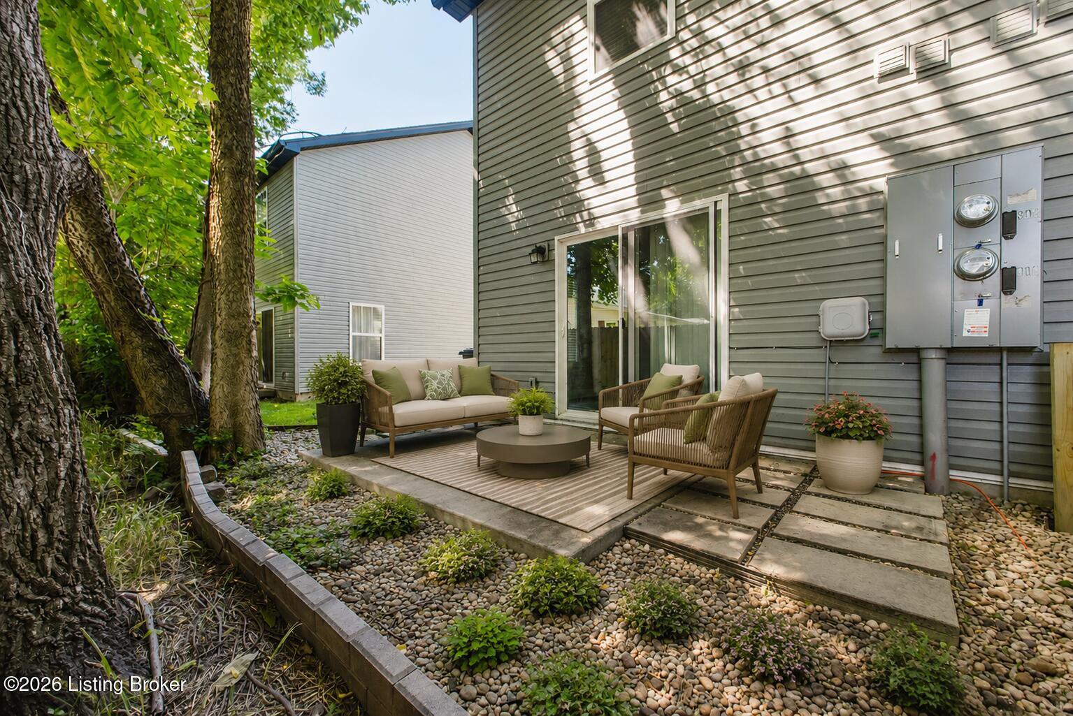 908 Mechanic St