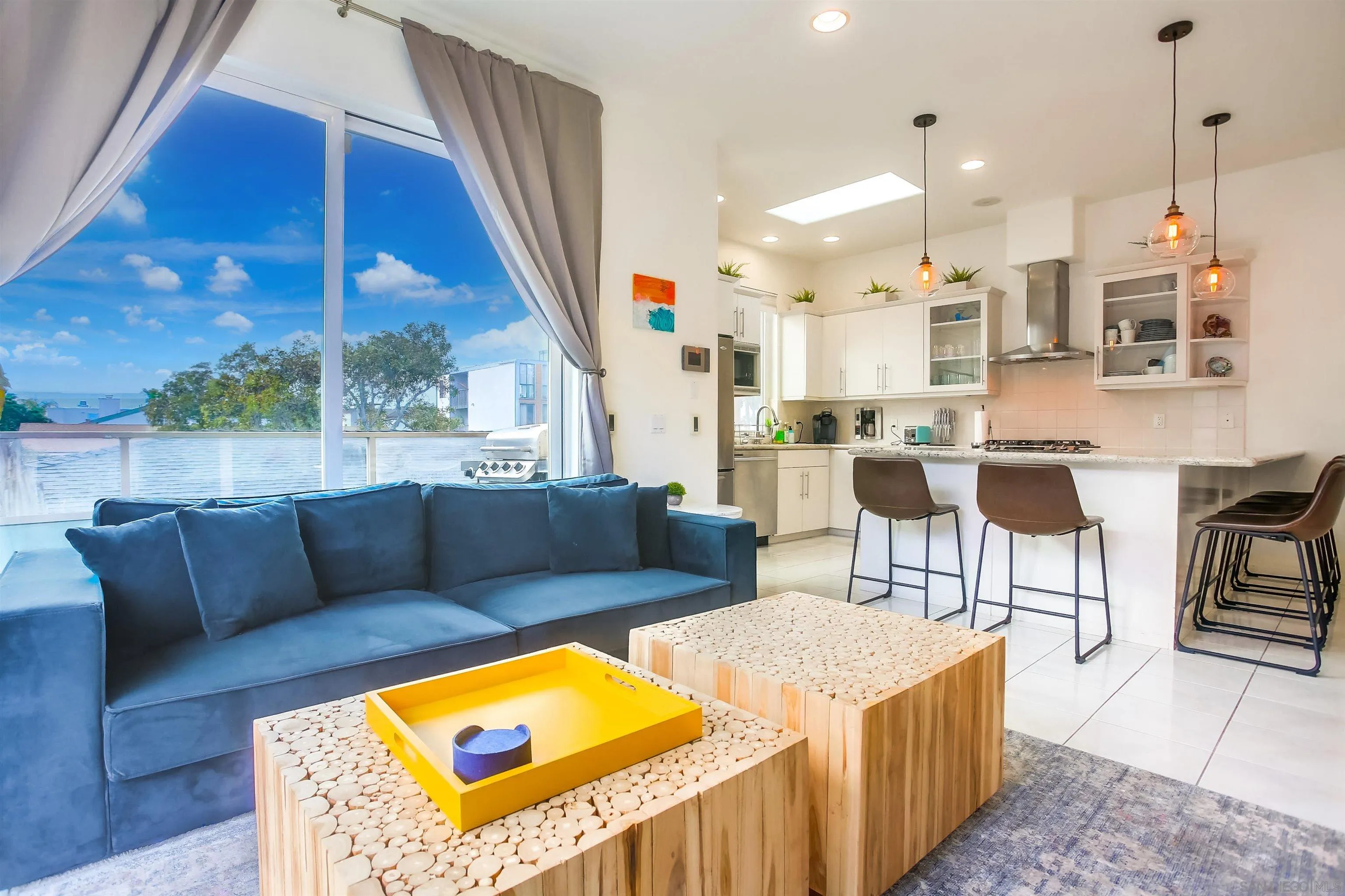 808 Ensenada Ct