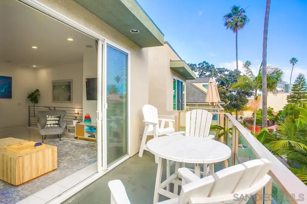 808 Ensenada Ct
