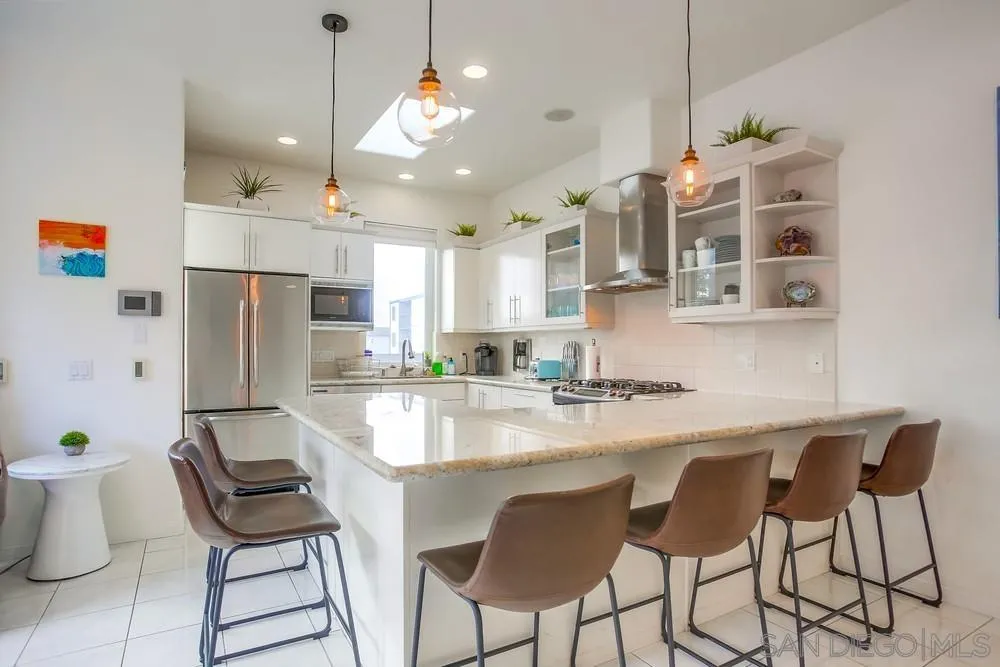 808 Ensenada Ct