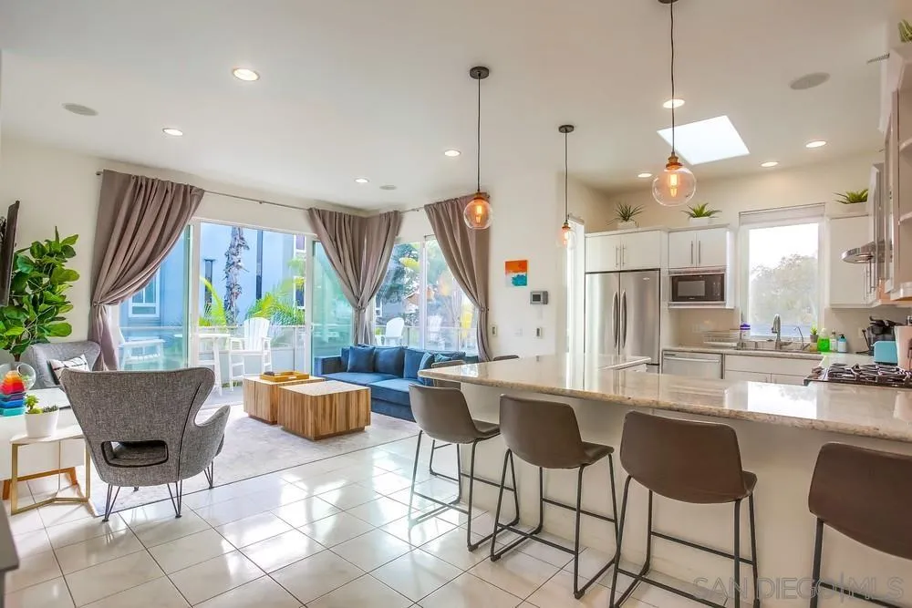 808 Ensenada Ct
