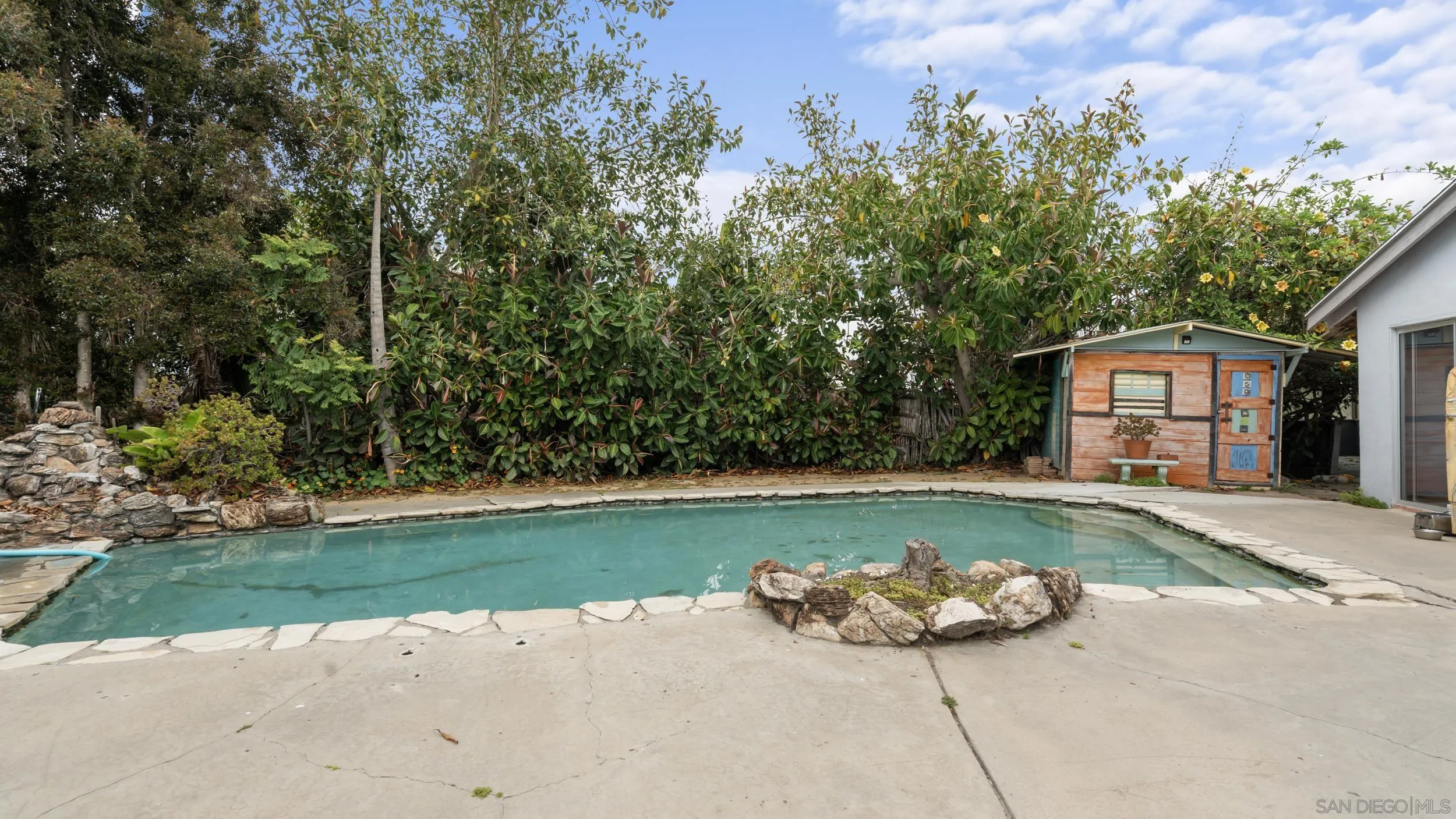 5620 Lord Cecil Street