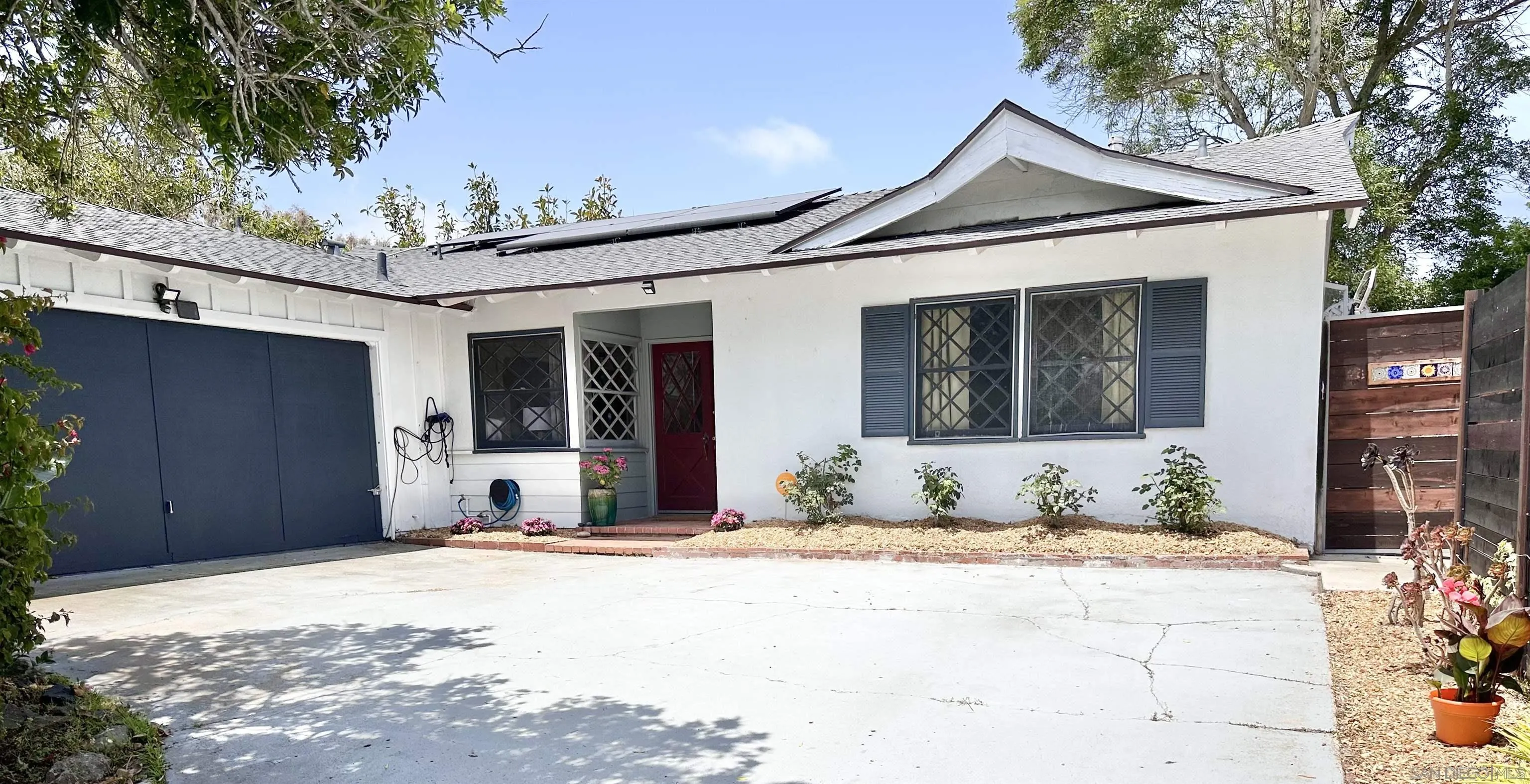 5620 Lord Cecil Street