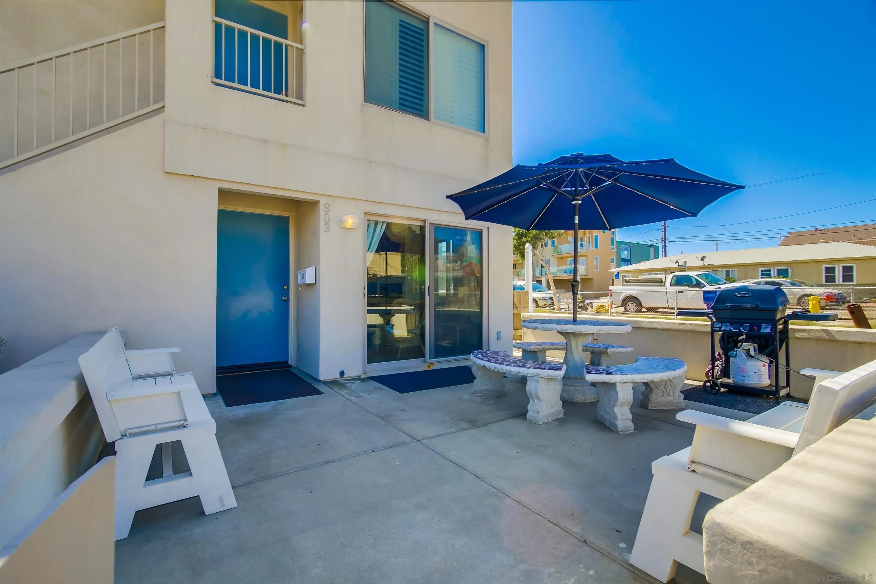 803 El Carmel Pl.