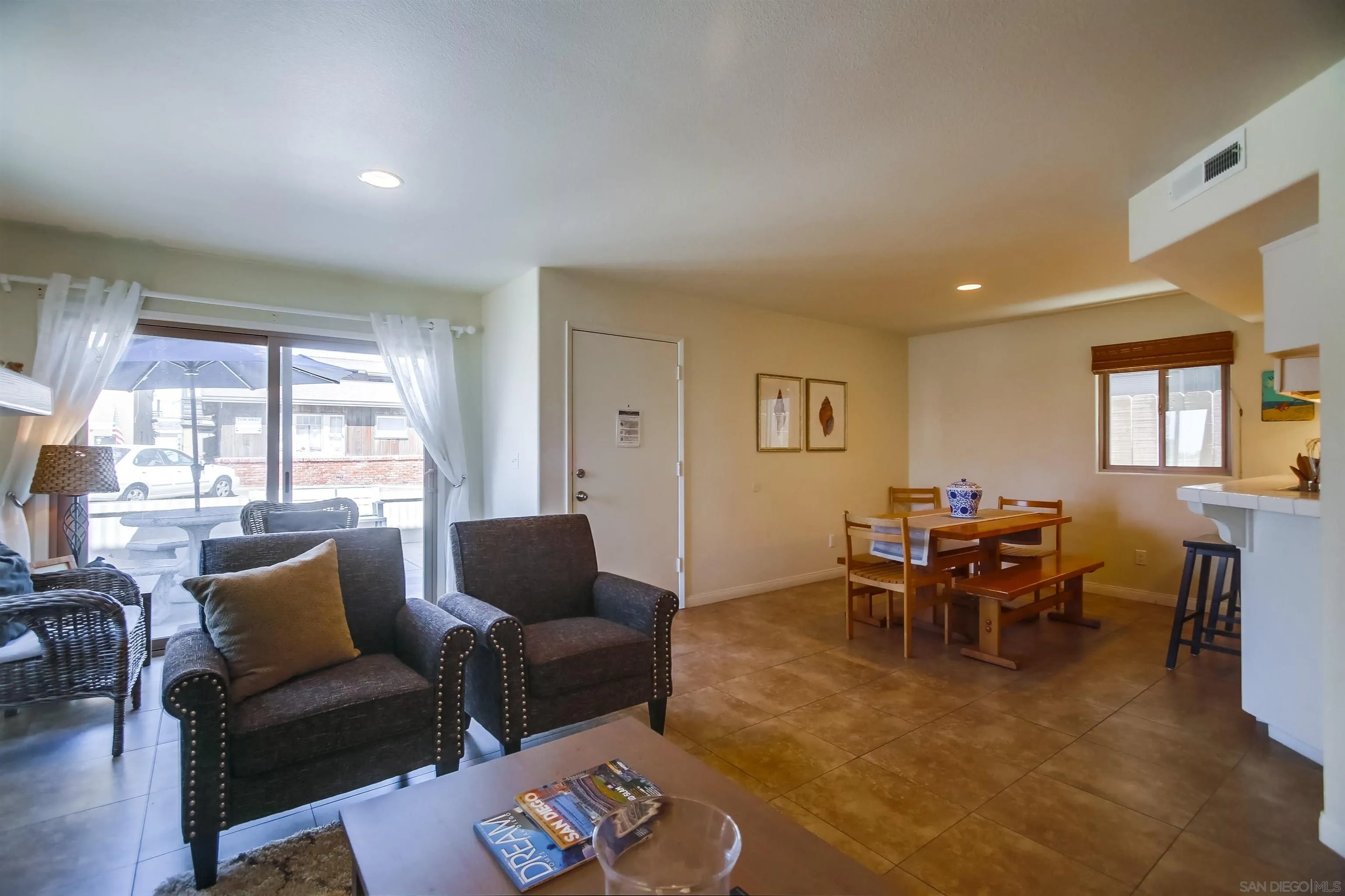 803 El Carmel Pl.
