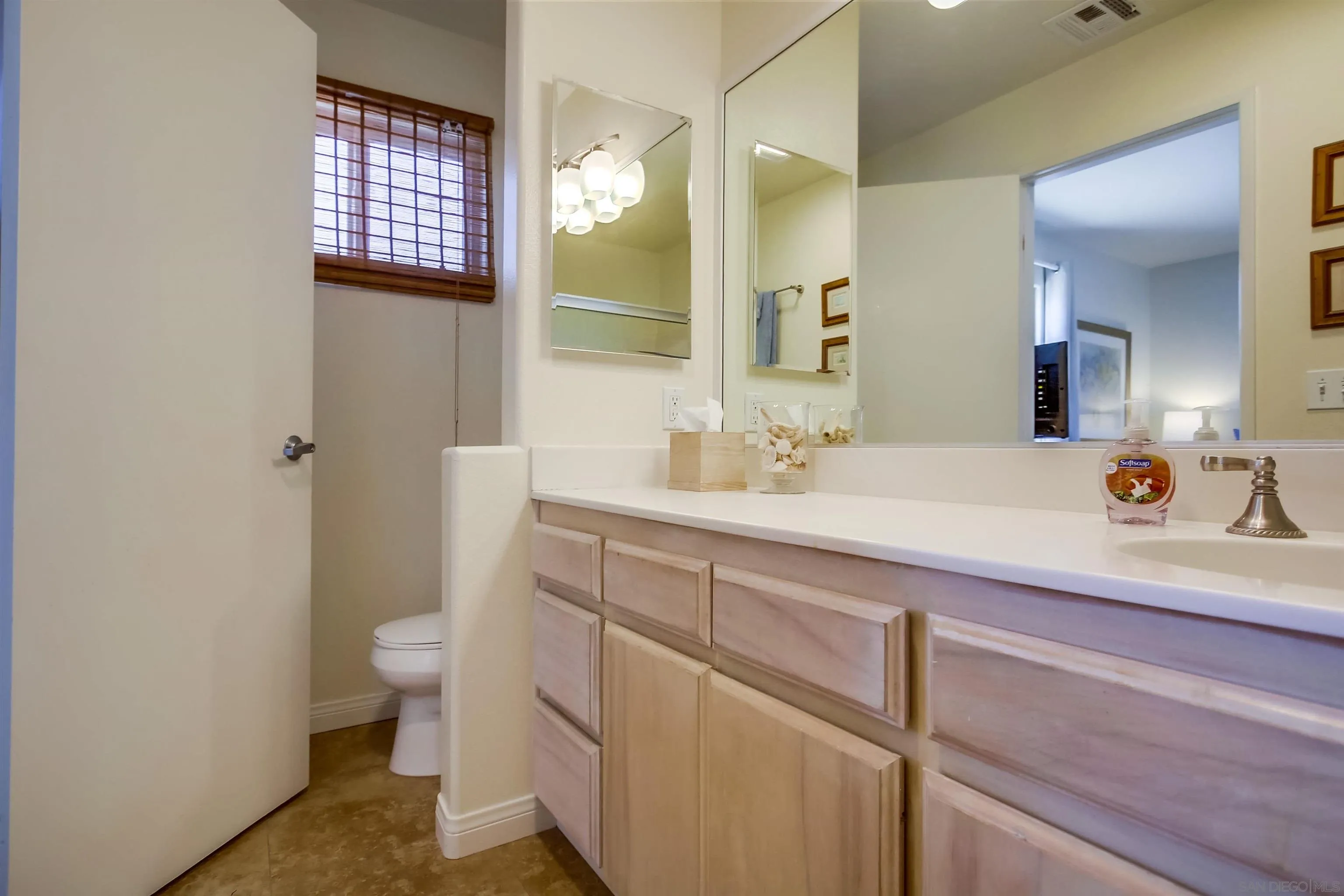 803 El Carmel Pl.