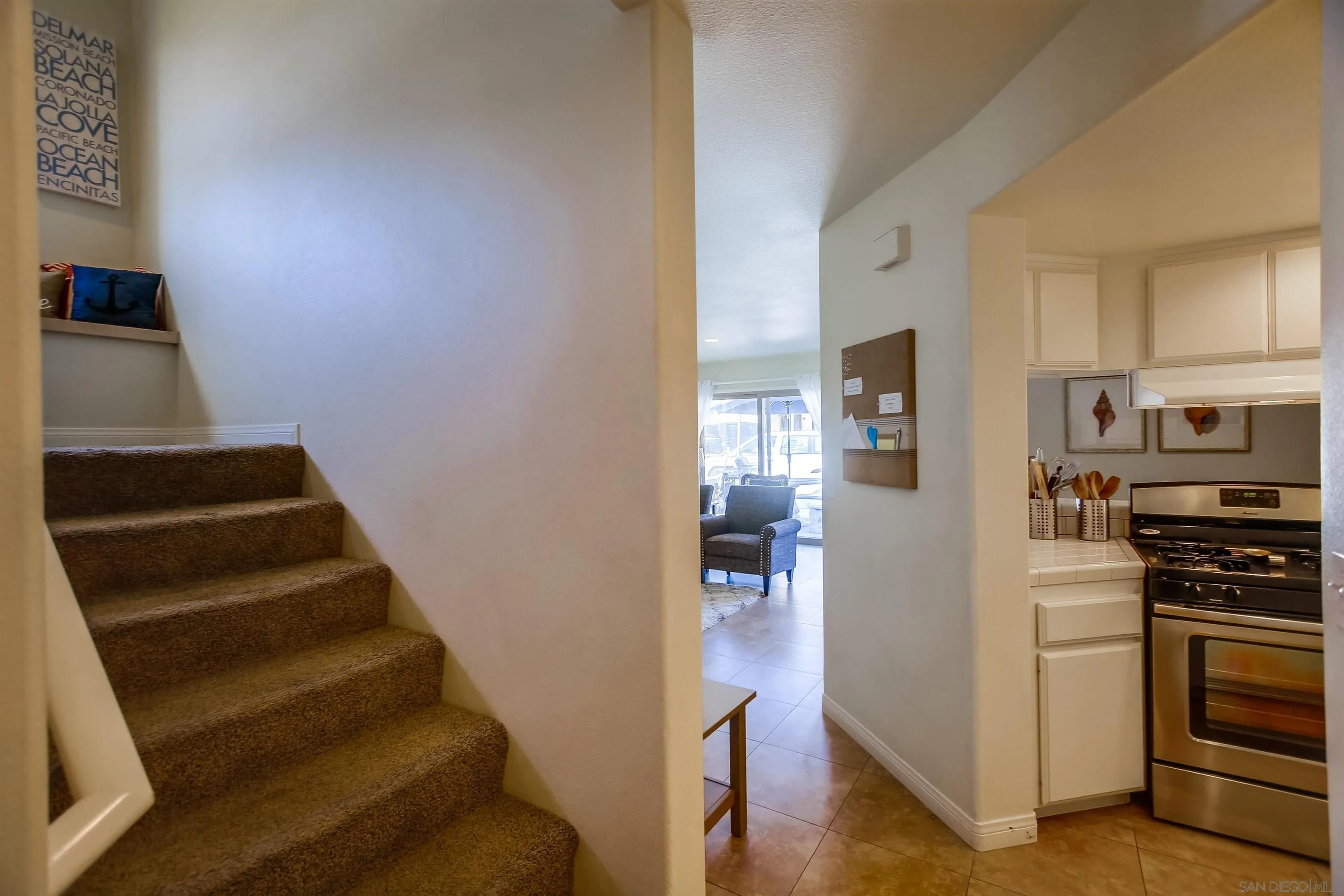 803 El Carmel Pl.
