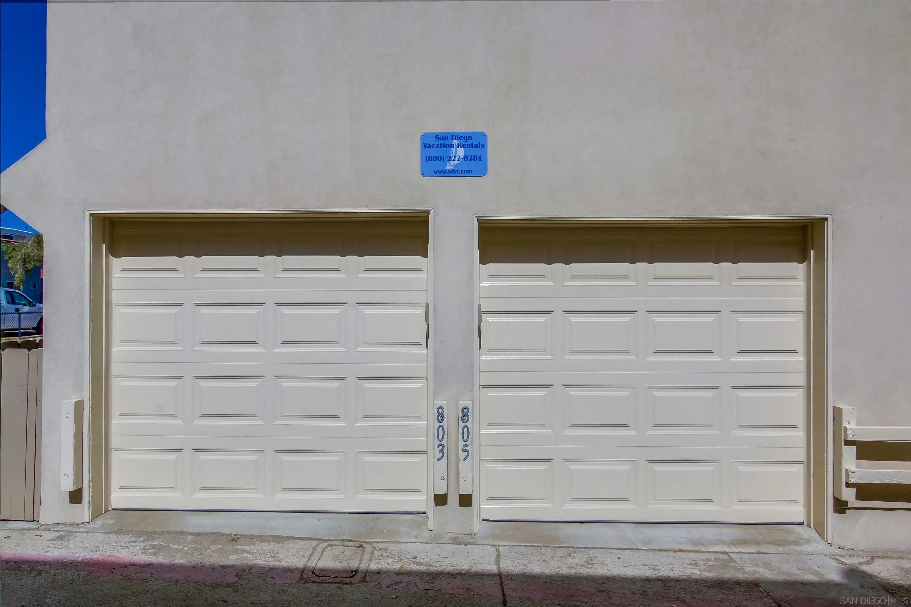 803 El Carmel Pl.
