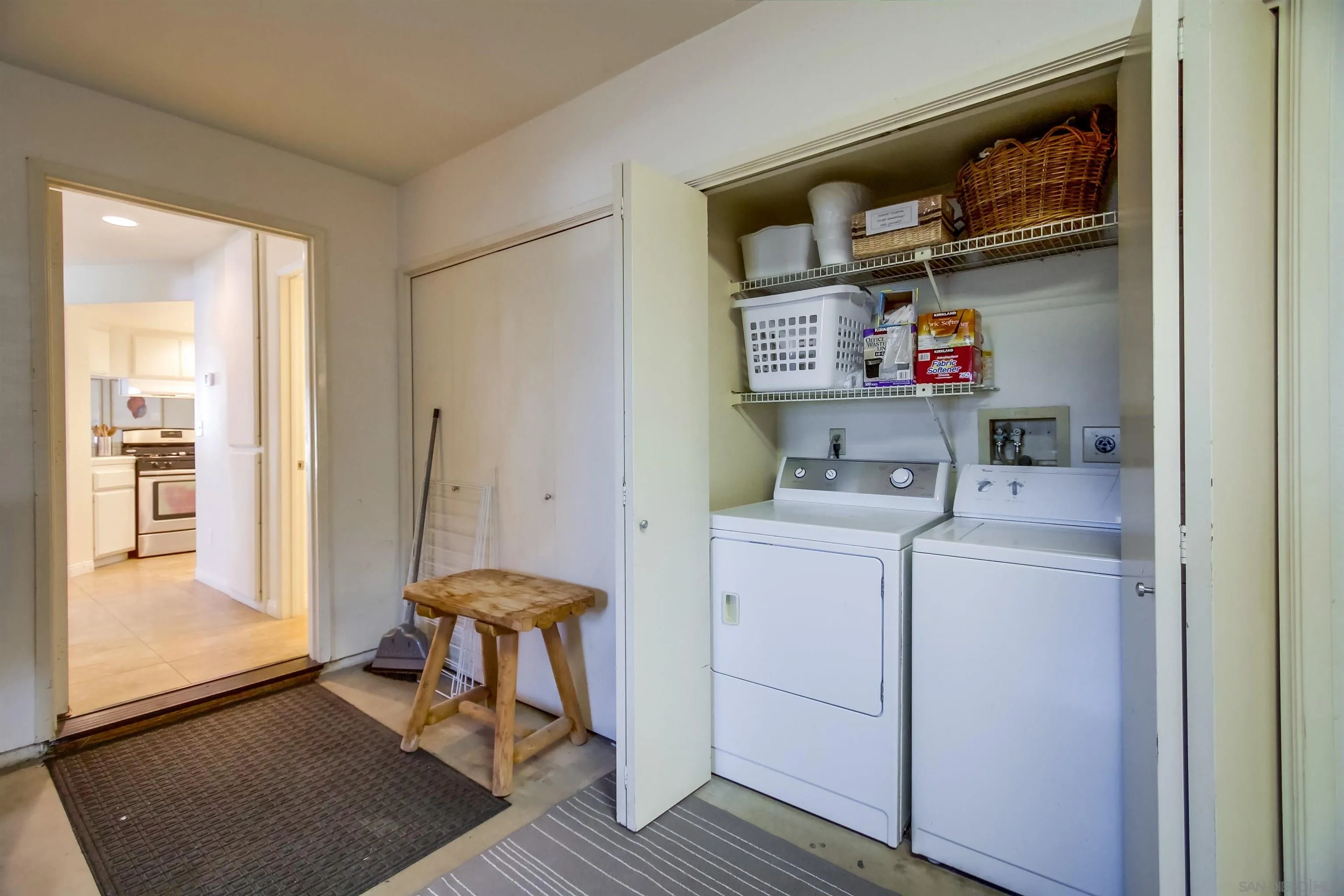 803 El Carmel Pl.