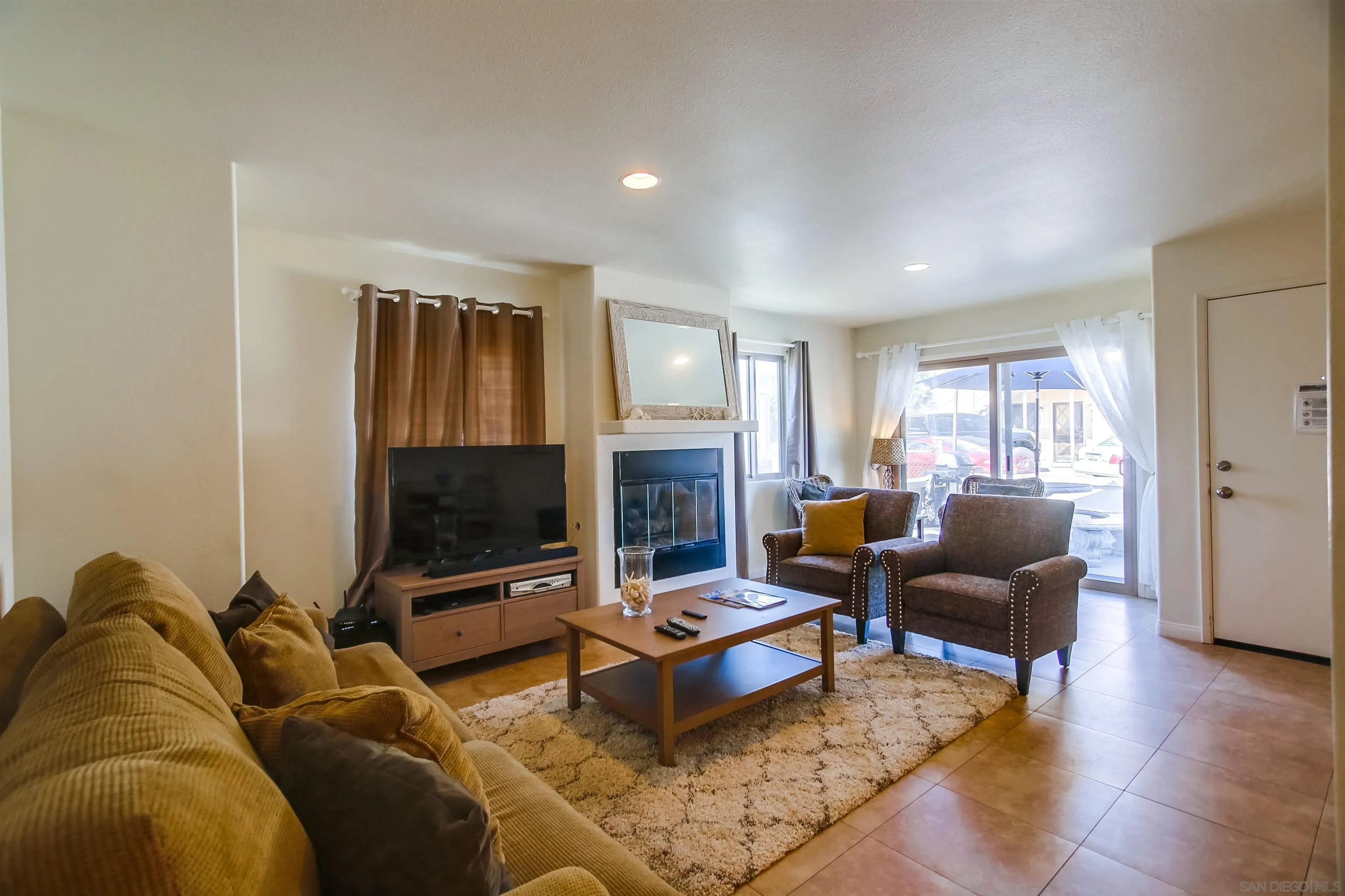 803 El Carmel Pl.