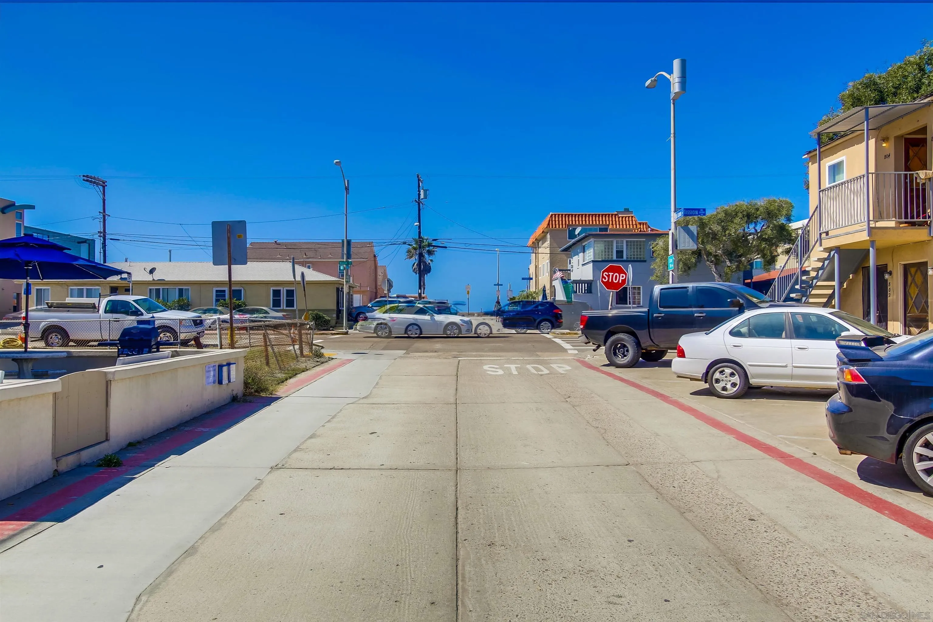 803 El Carmel Pl.