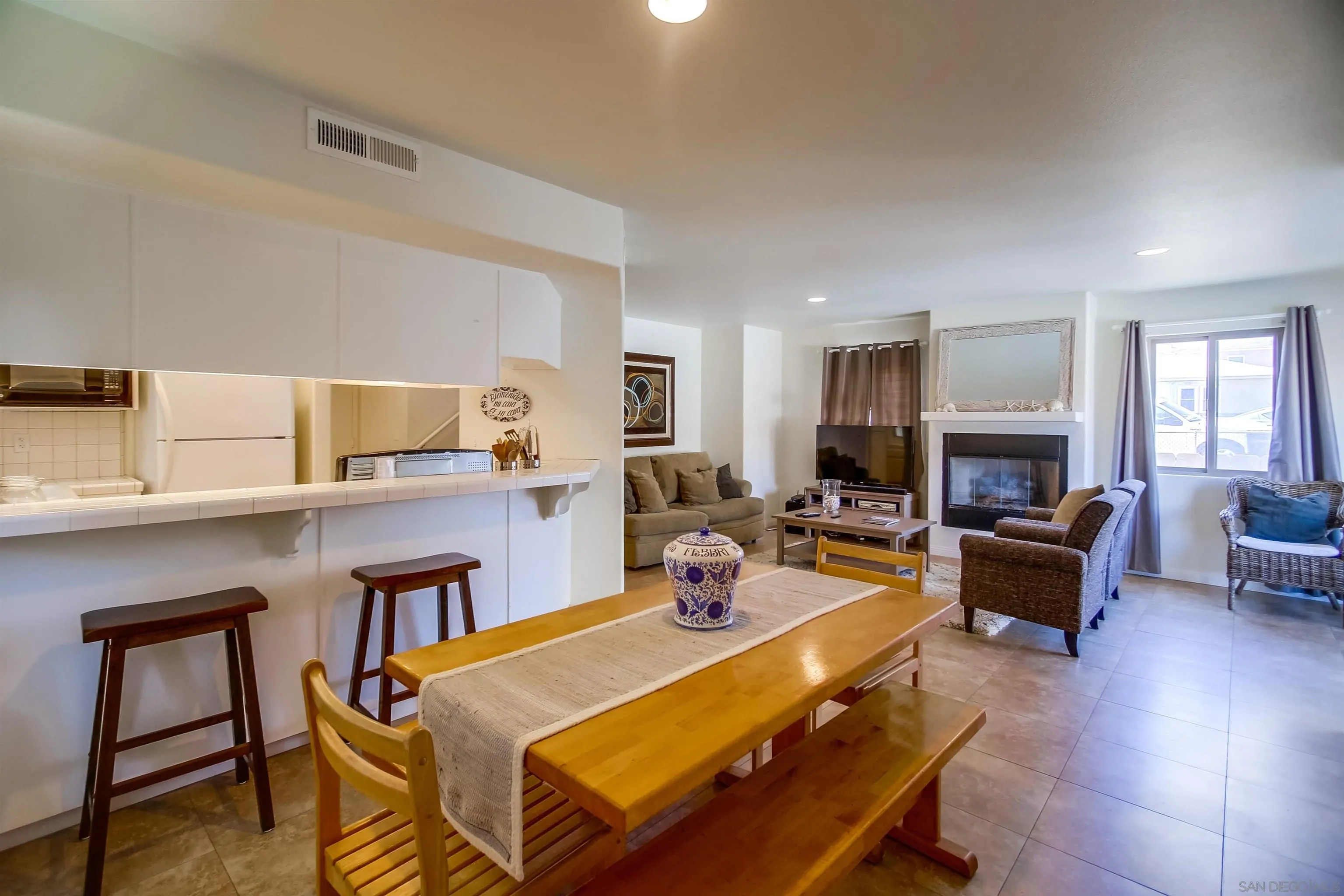 803 El Carmel Pl.