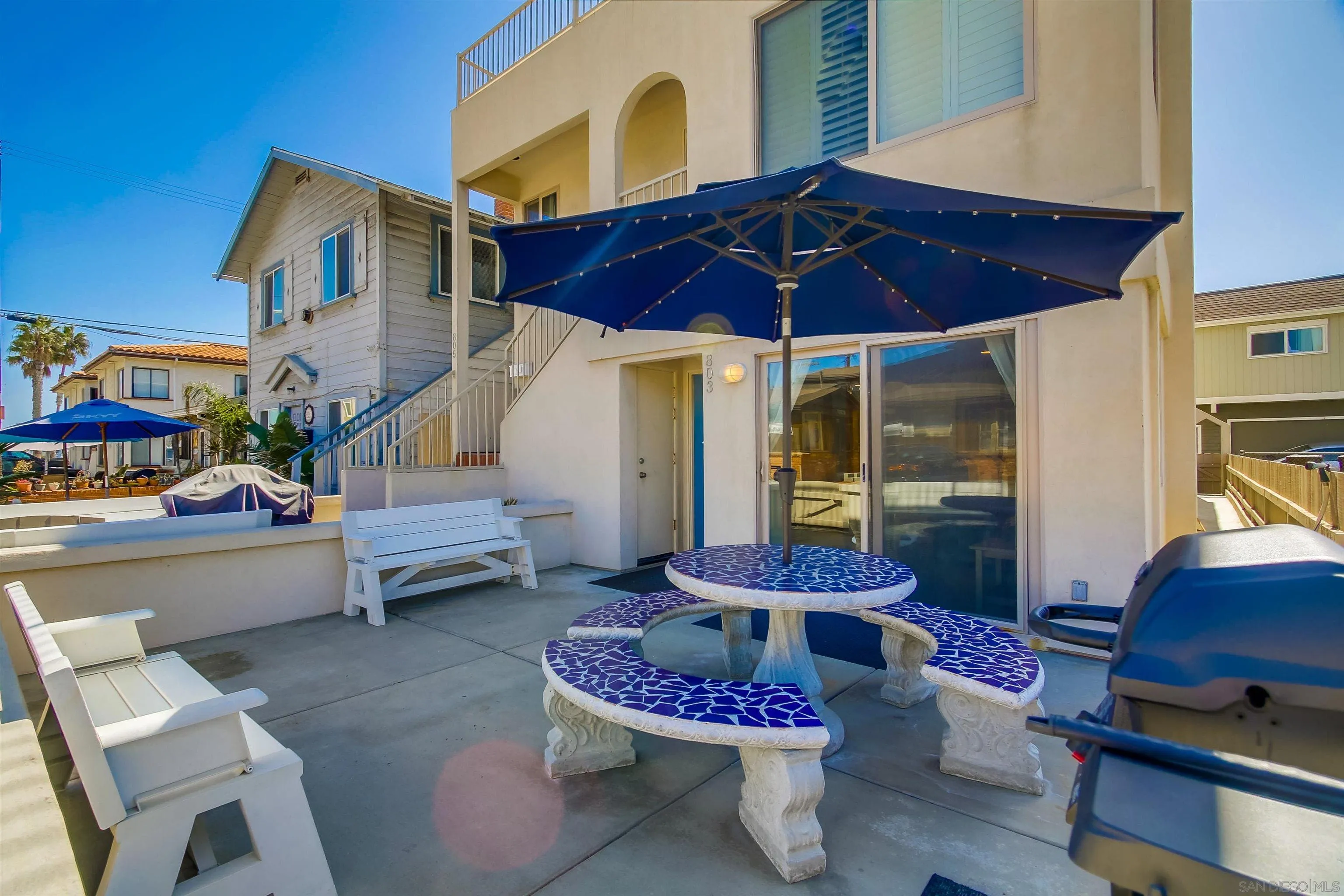 803 El Carmel Pl.