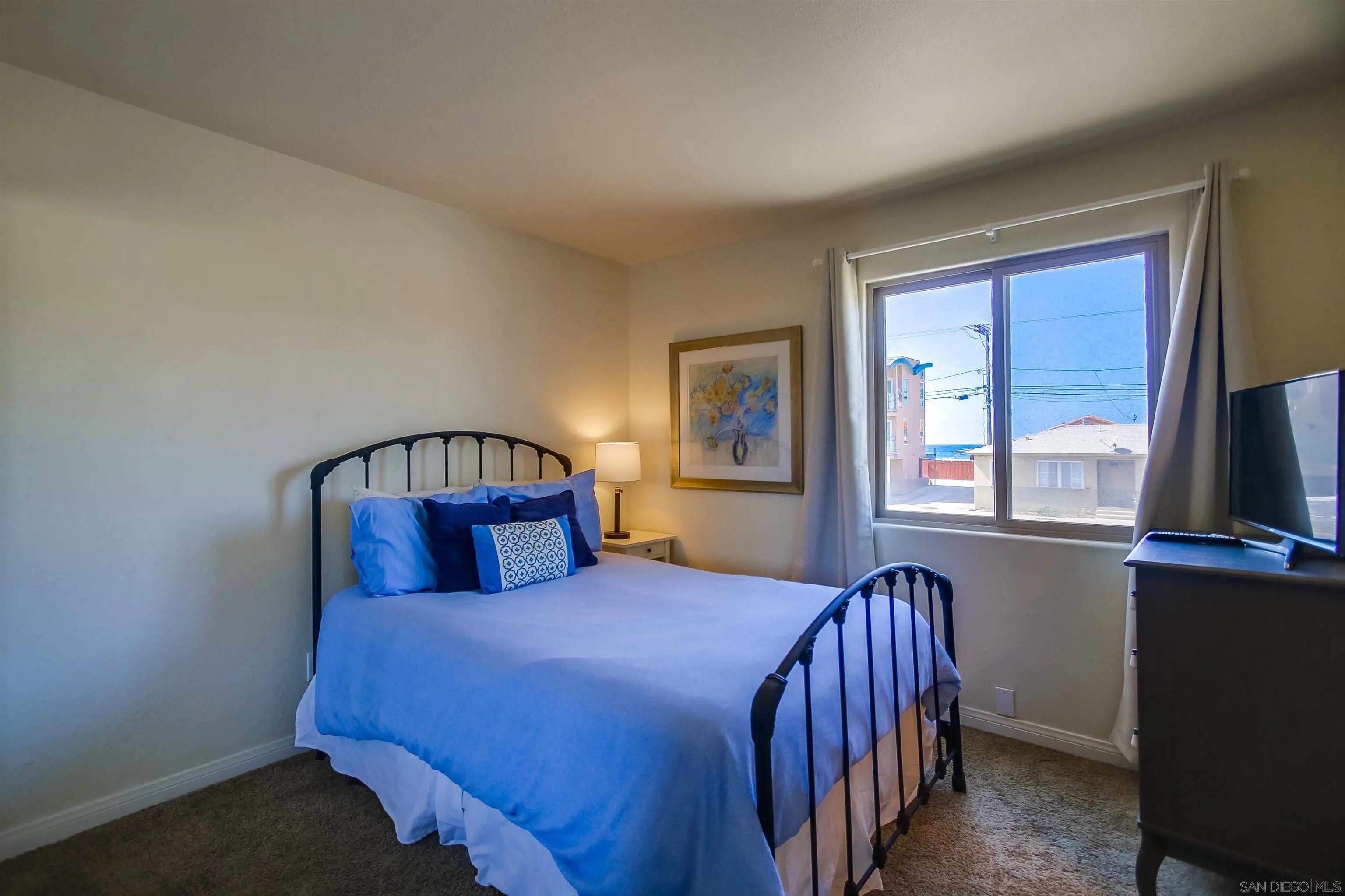 803 El Carmel Pl.