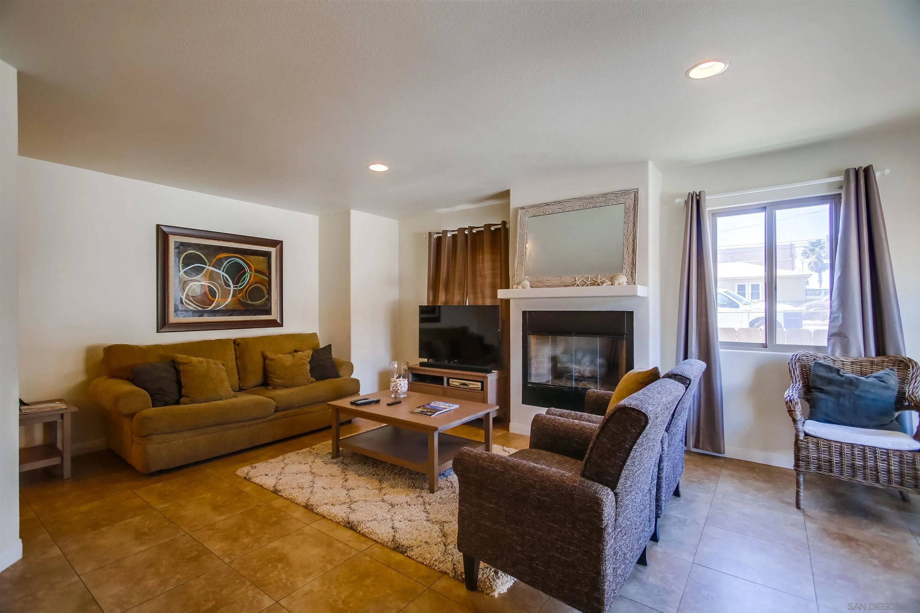 803 El Carmel Pl.